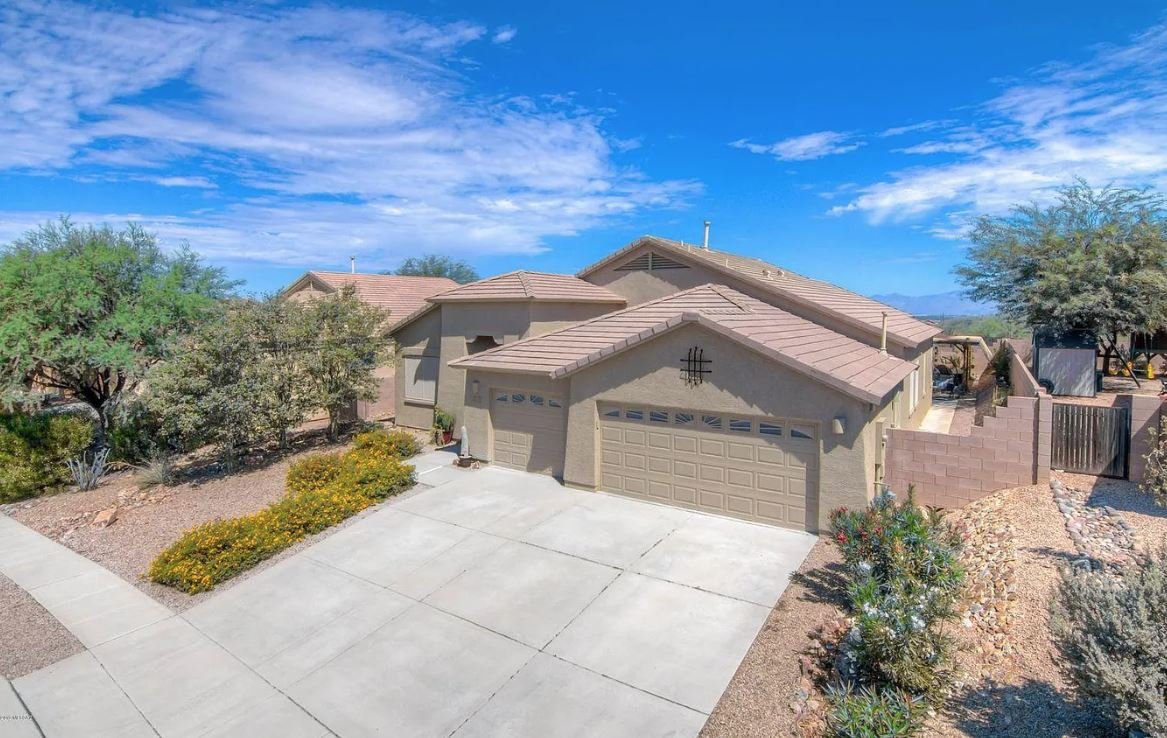 Vail House: 538 West Chatfield Street