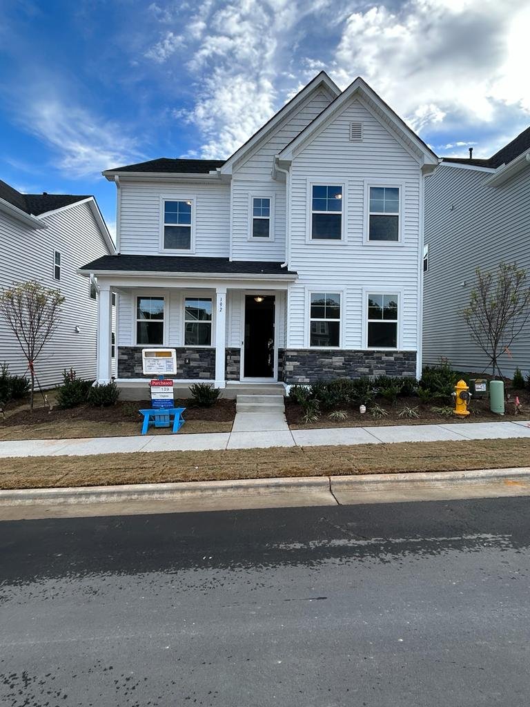 Raleigh House: 192 Edge of Auburn Blvd