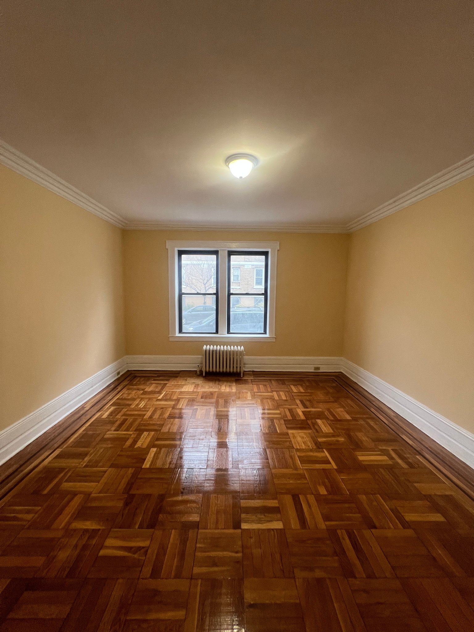 Newark Apartment: 218 Highland Ave