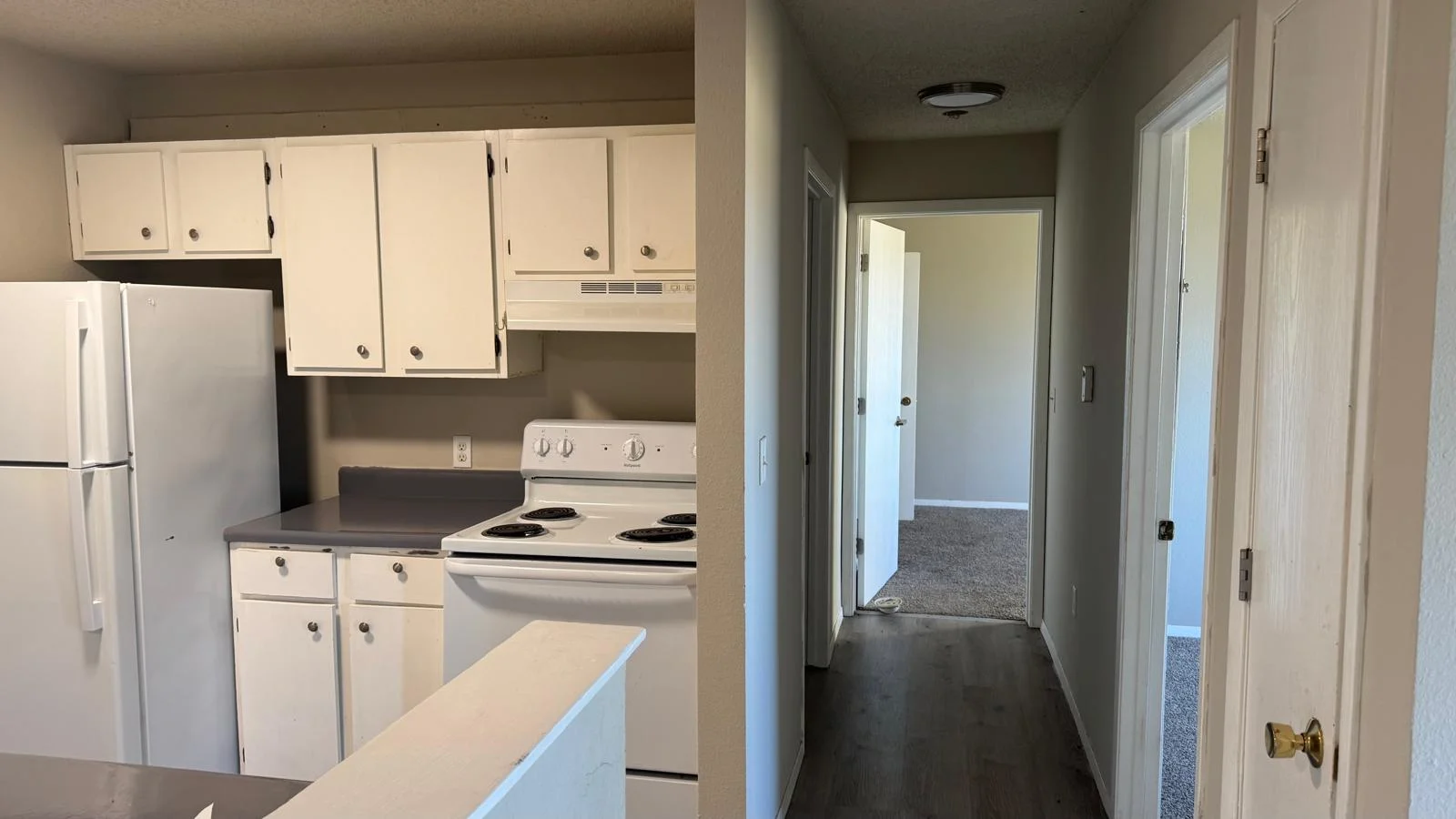 Postville Apartment: 525 Lilac Ln