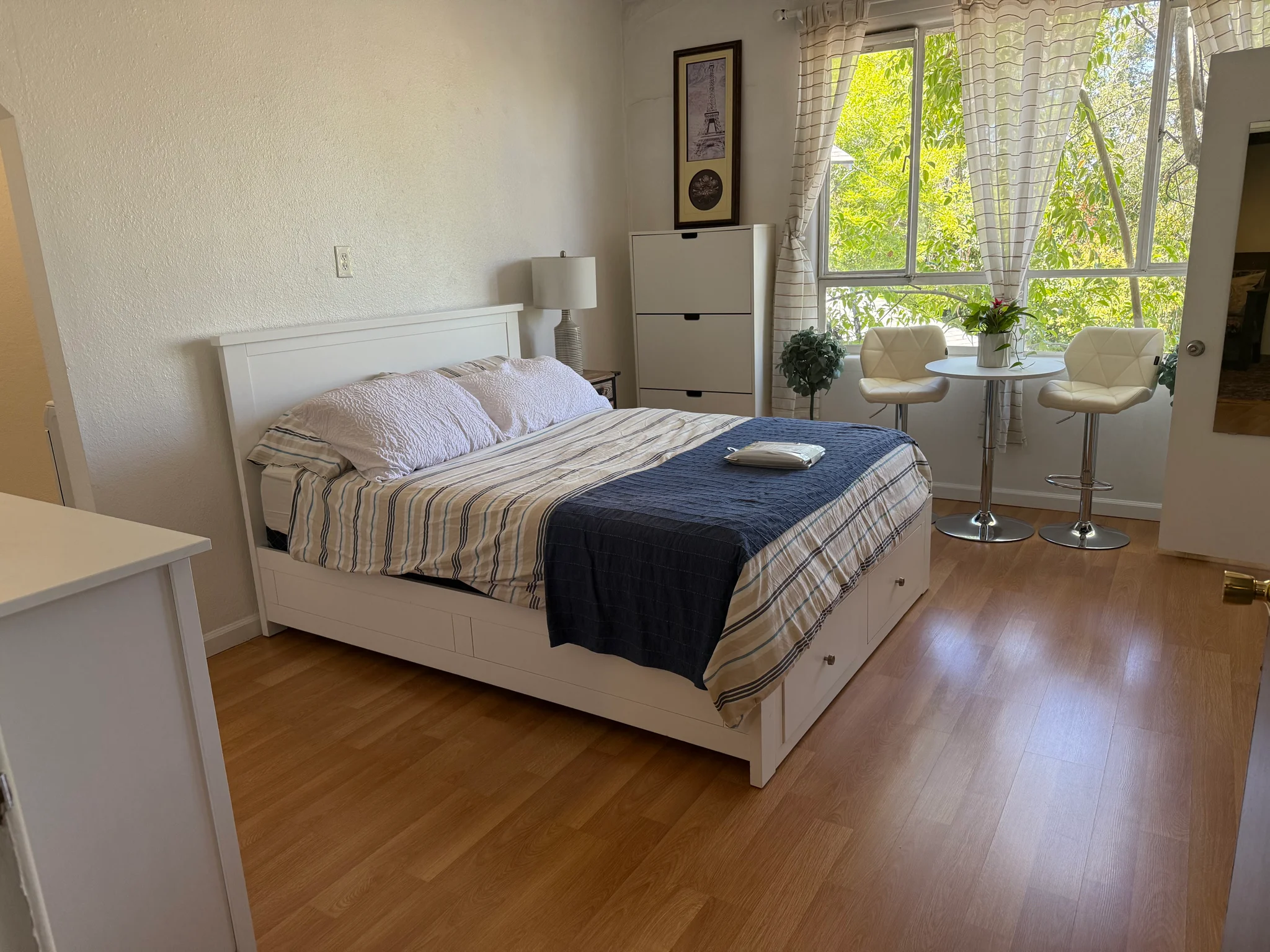 Auburn Apartment: 192 Lubeck Rd