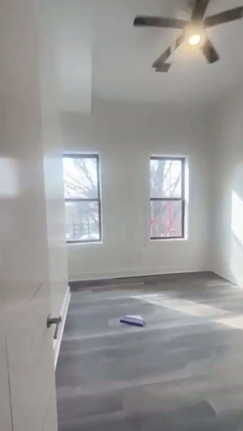 Brooklyn House: 142 Norwood Ave