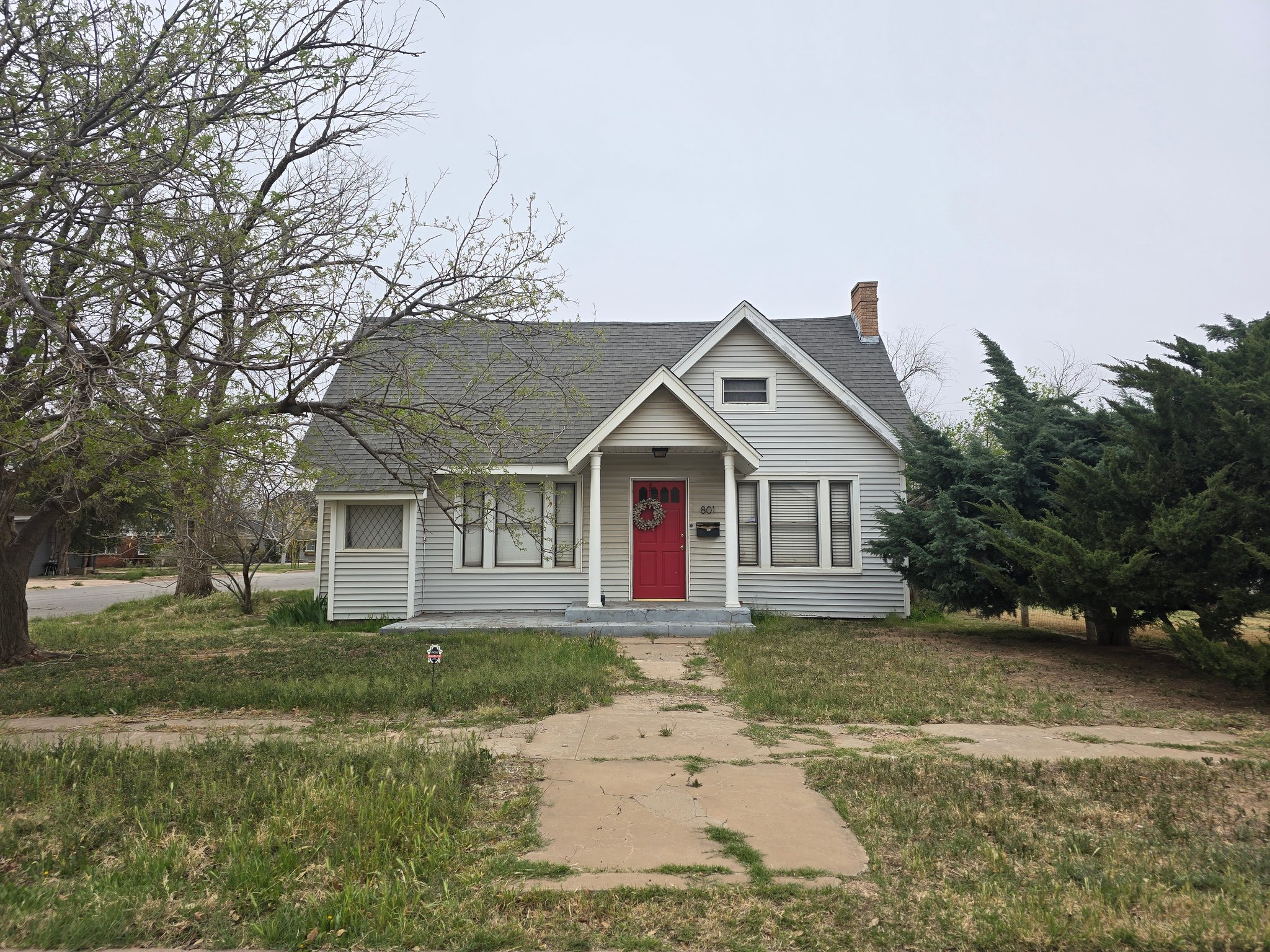 Midland House: 801 N D St