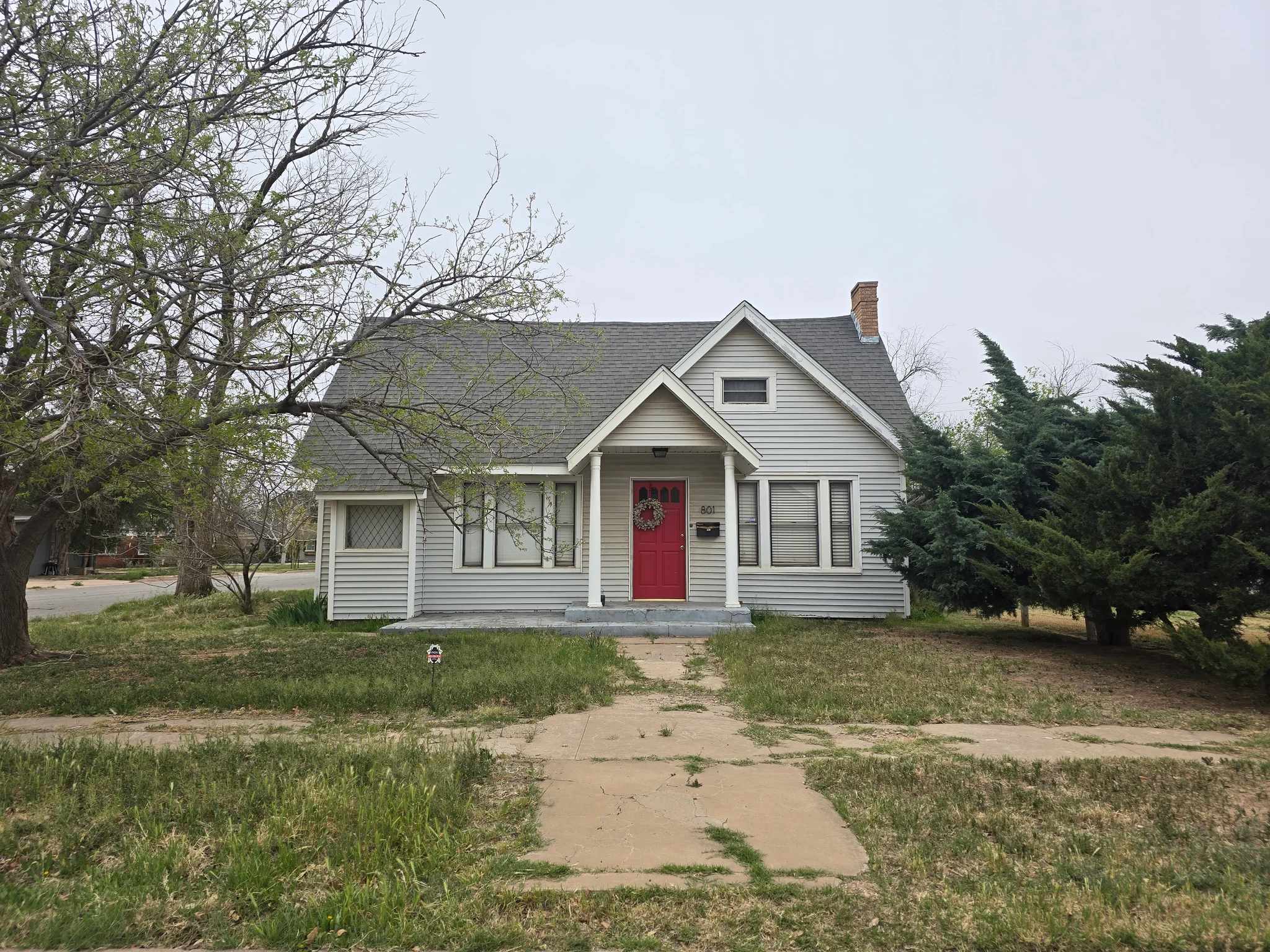 Midland House: 801 N D St