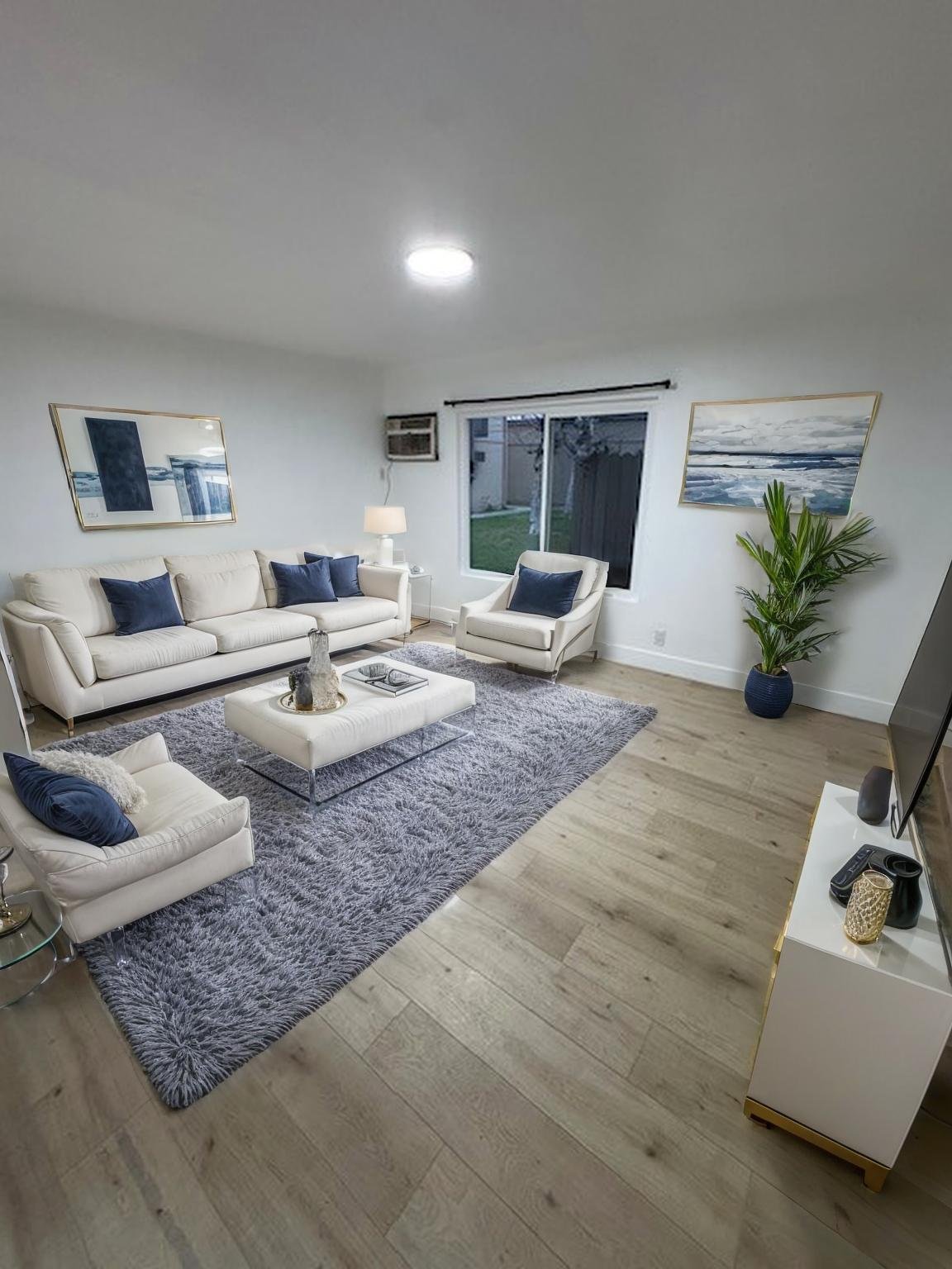 Garden Grove Townhome: 8402 Larson Ave