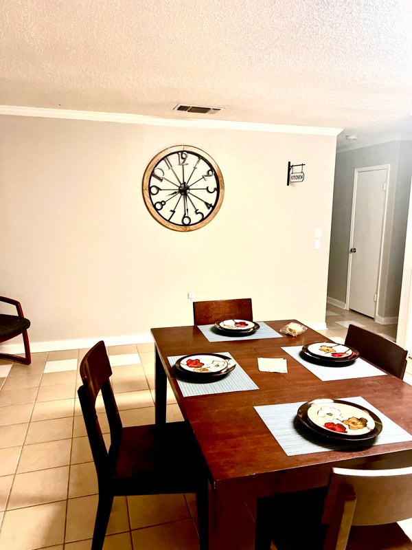 San Antonio House: 12755 Thomas Sumter St
