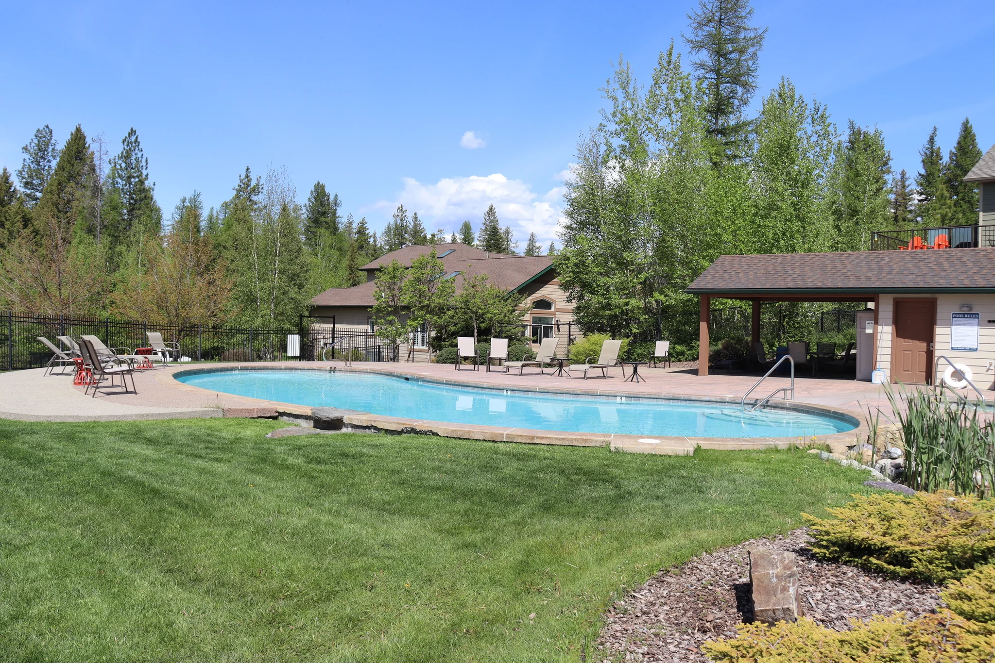 Columbia Falls Townhome: 153 Oakmont Loop