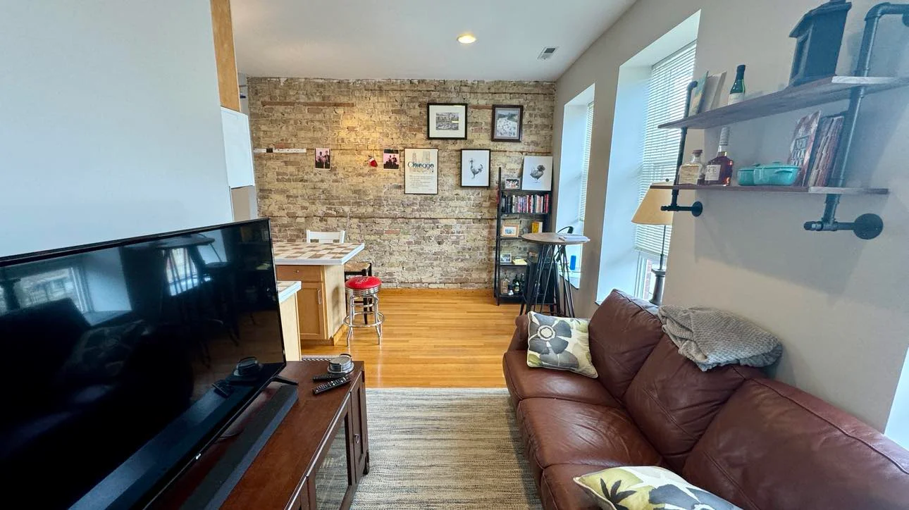 Chicago Apartment: 1453 W Cortez St