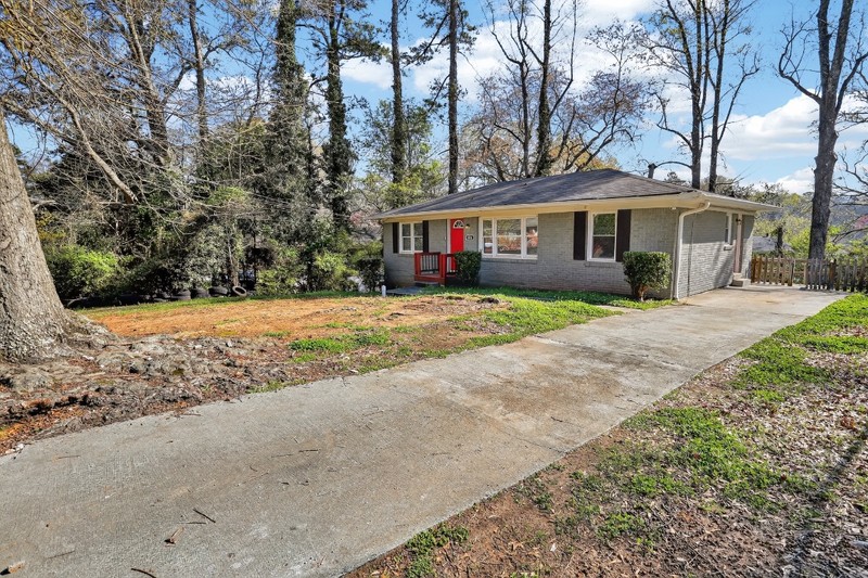 Atlanta Multiplex: 586 Oakside Dr SW