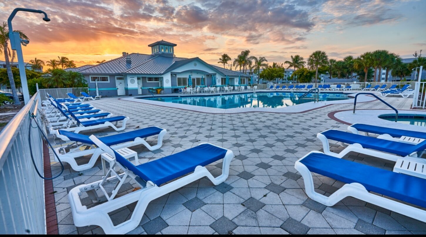 Fort Myers Condo: 16635 Lake Circle Dr Apt 613