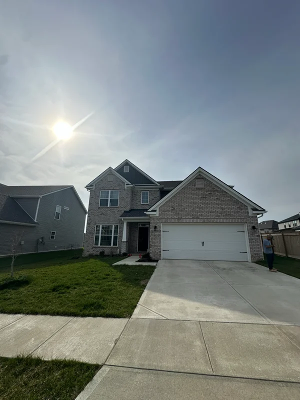 Lexington House: 813 Calista Flt