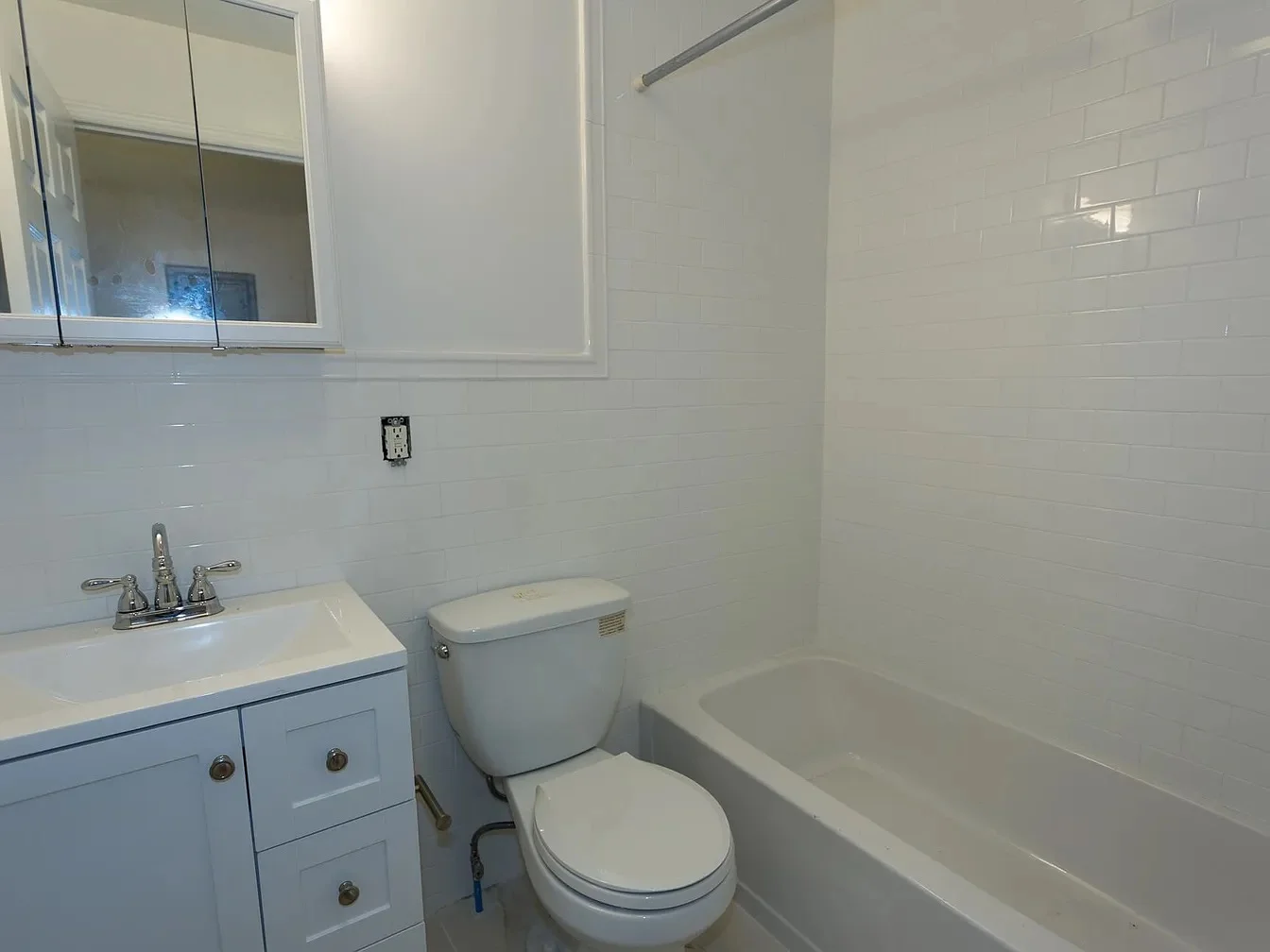 Elizabeth Apartment: 634 Court St