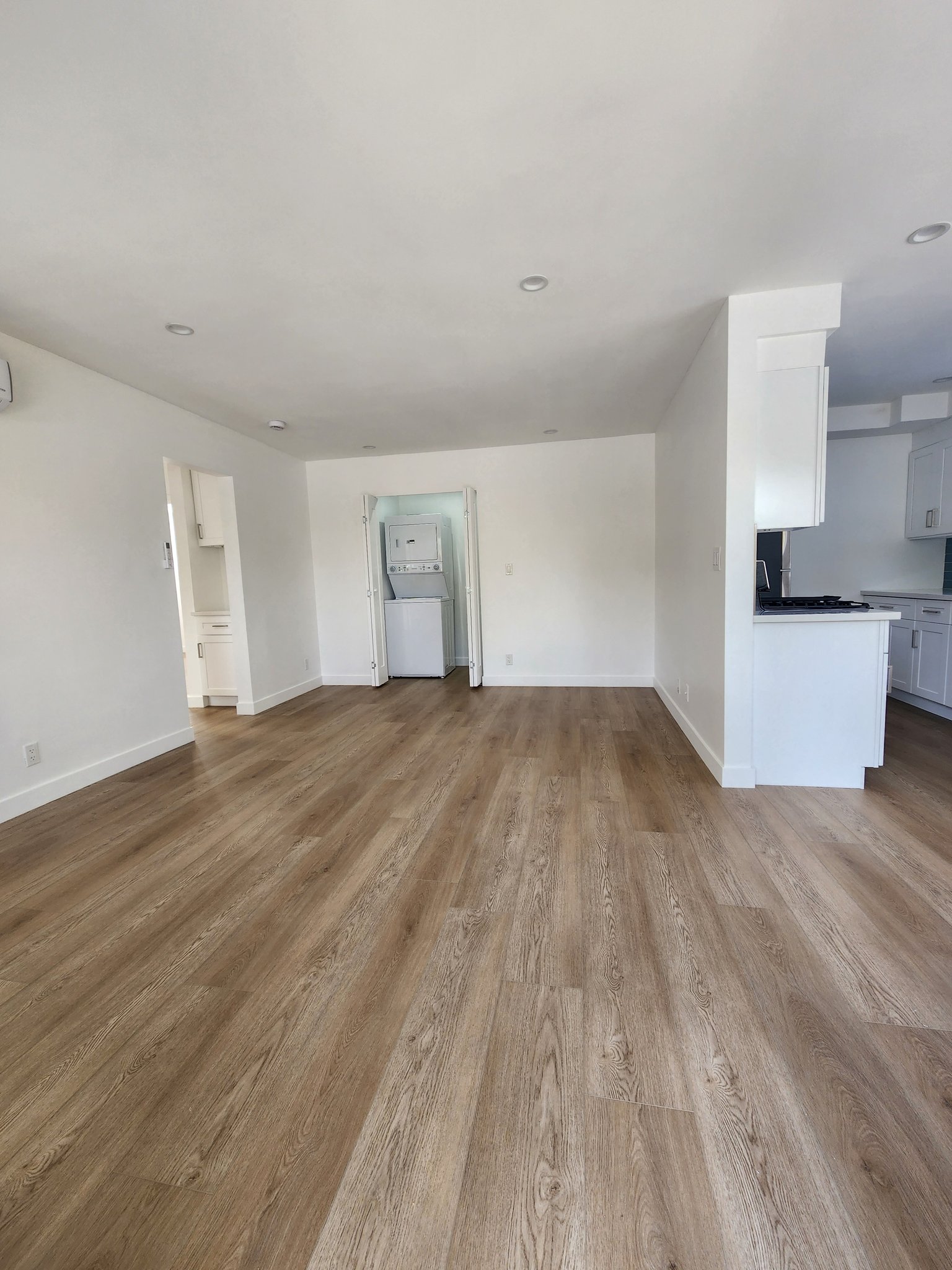 santa monica Apartment: 2336 34th street