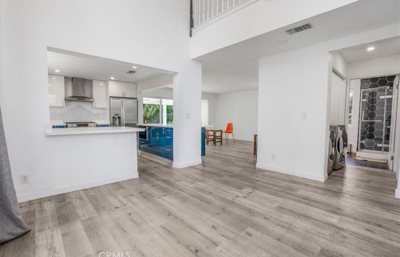 Los Angeles House: 2481 S Bundy Dr