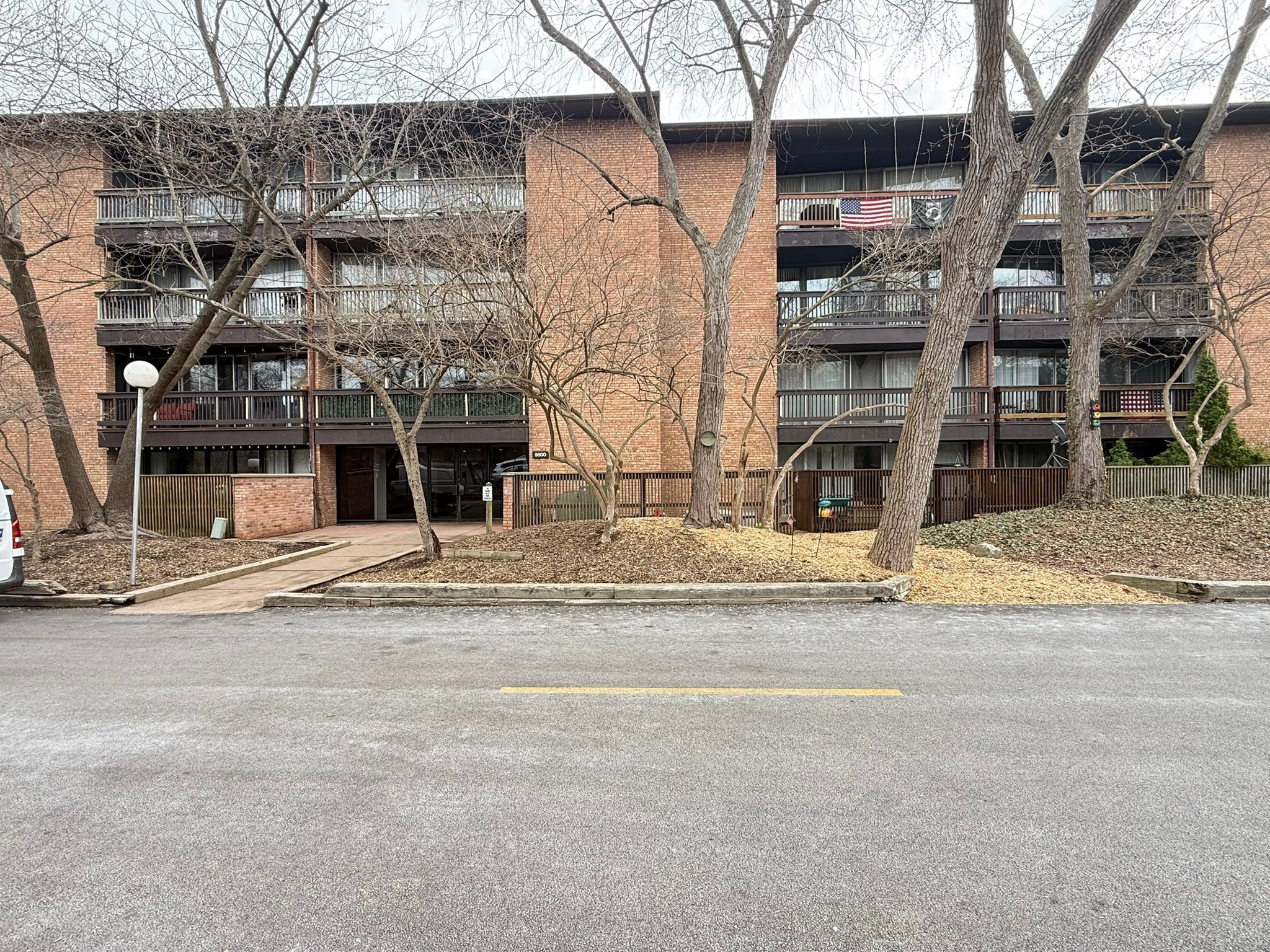 LISLE Condo: 5500 HILLCREST LN