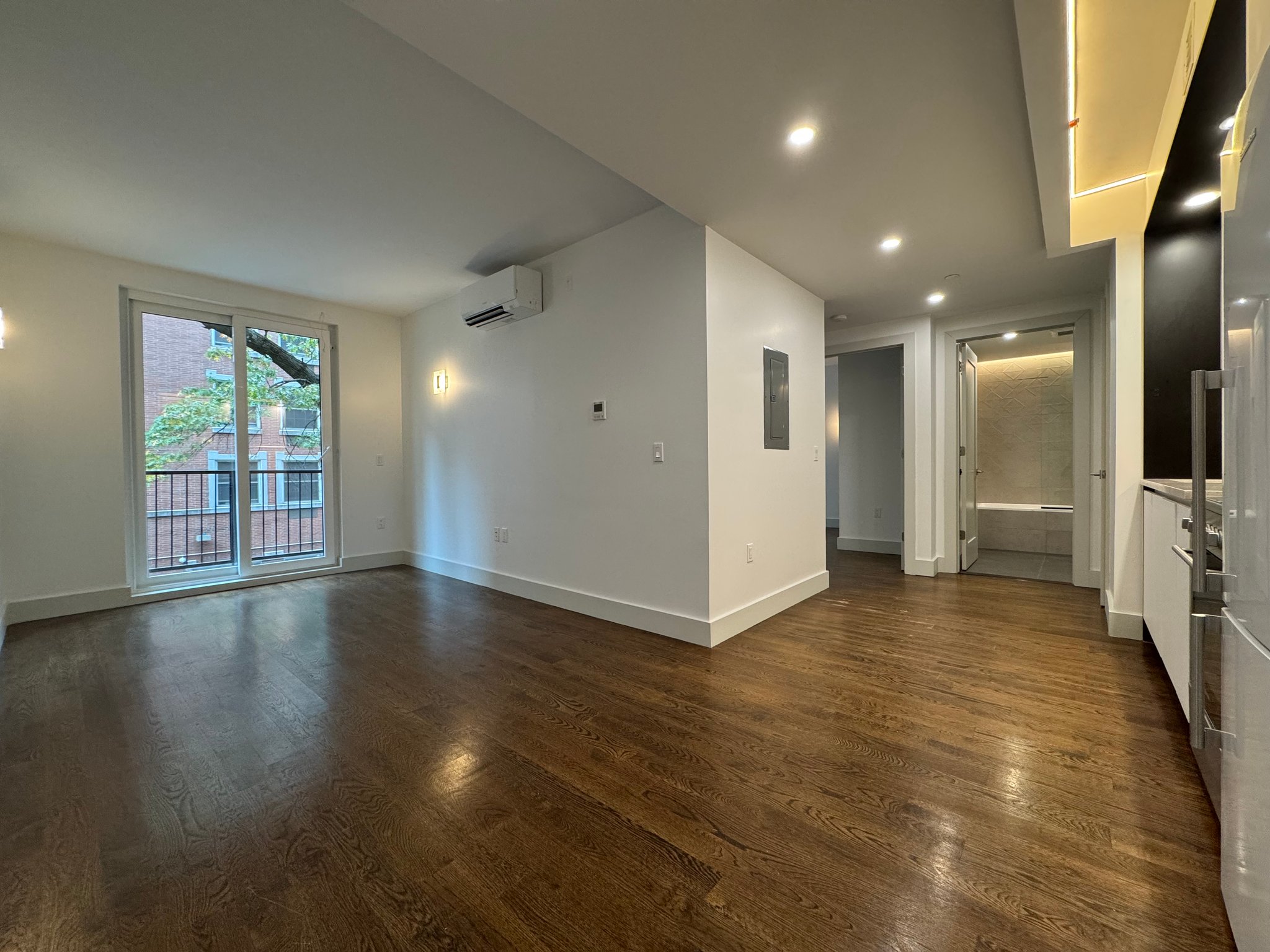 Brooklyn Apartment: 150 Lenox Rd