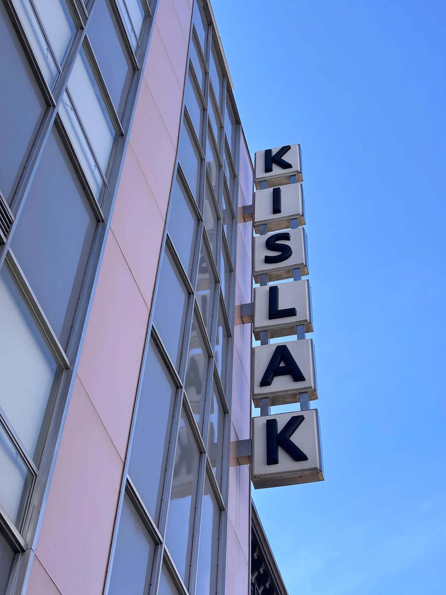 Newark Apartment: 10 Central Ave