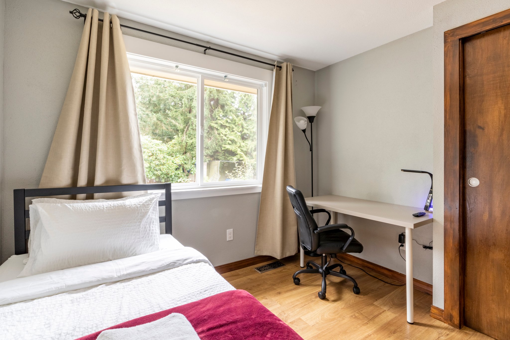 Shoreline House: 1803 North 200th Street