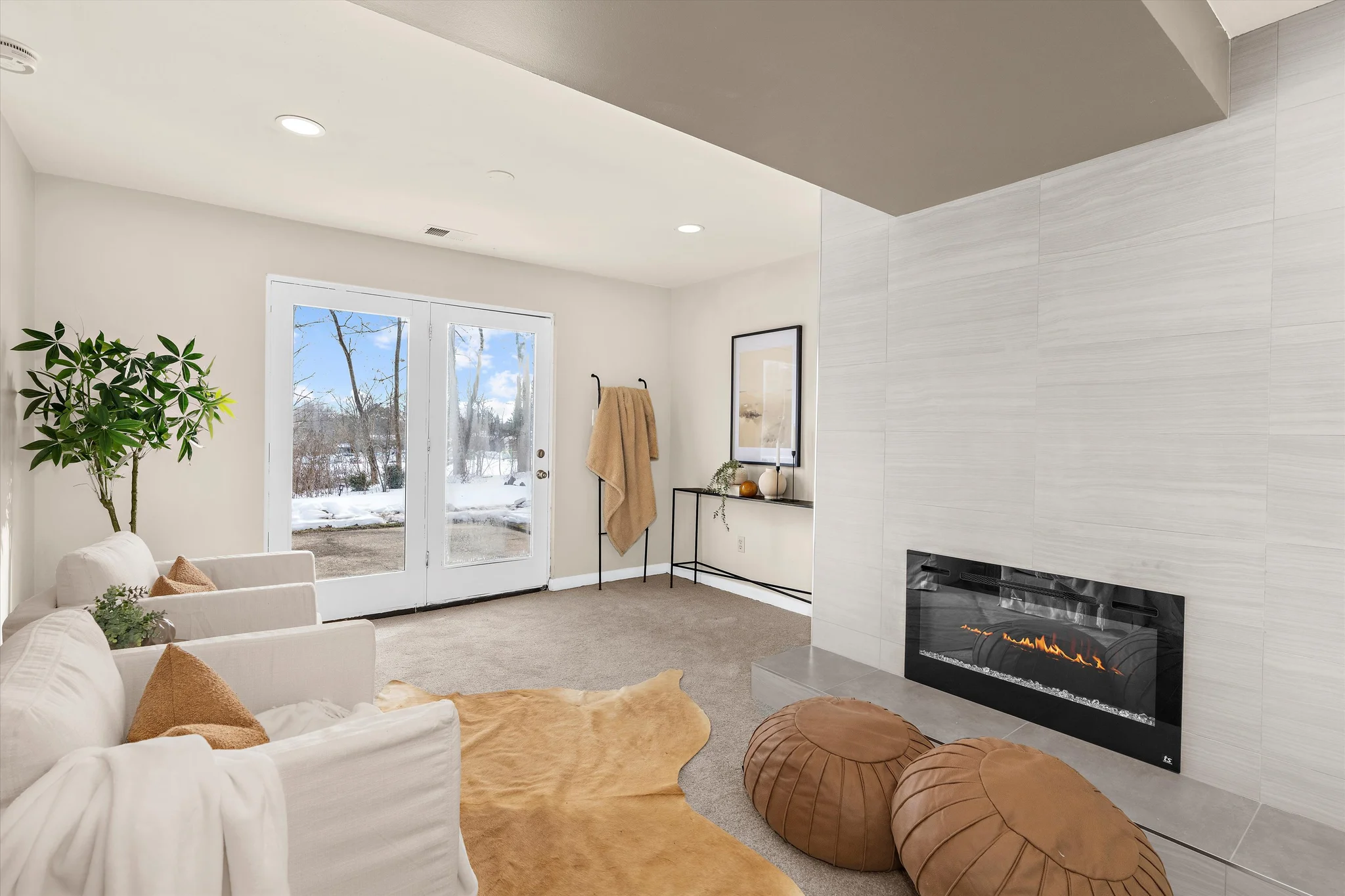 Columbia House: 10747 Evening Wind Court