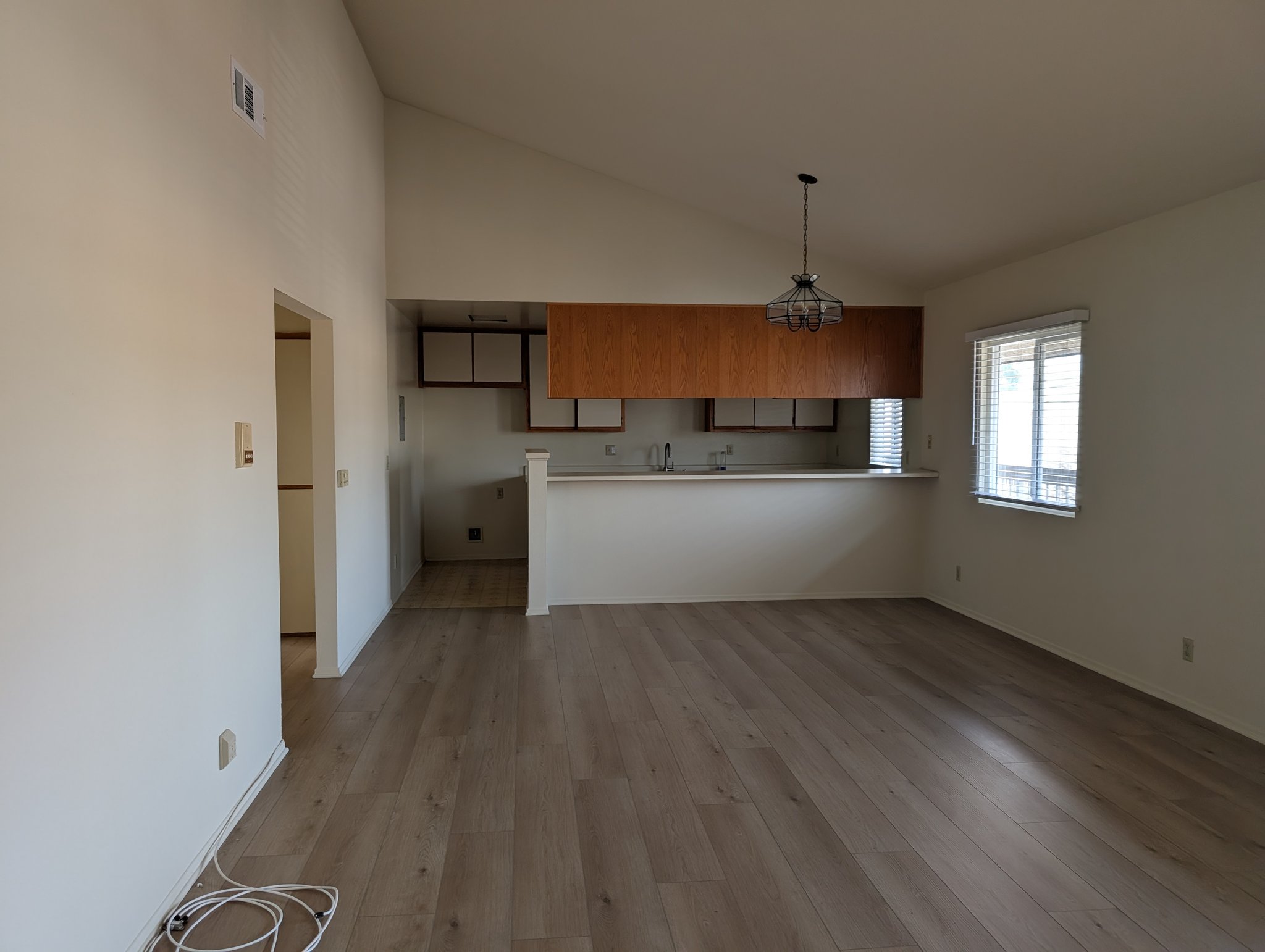 Gardena Apartment: 1328 W Gardena Blvd