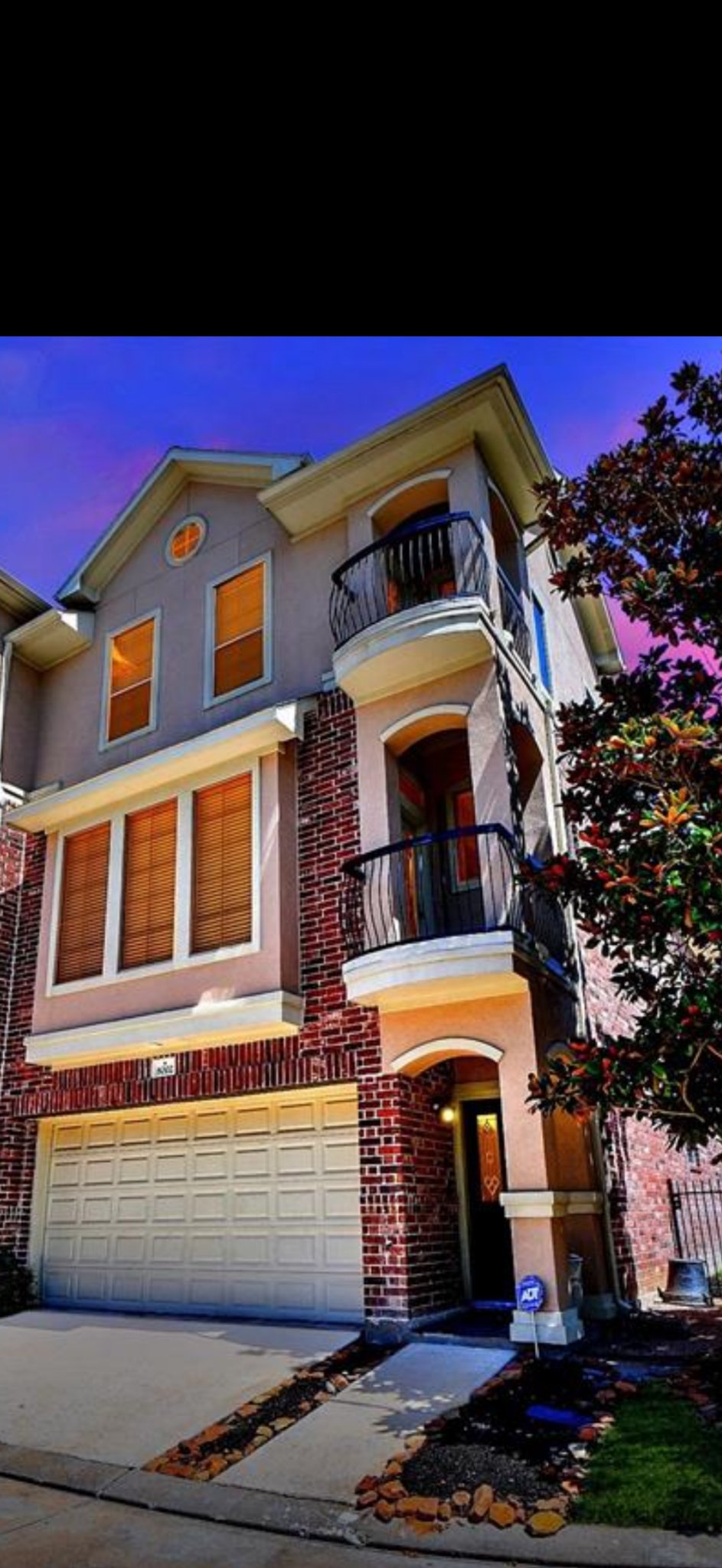 Houston Townhome: 8002 Stoneyway Dr