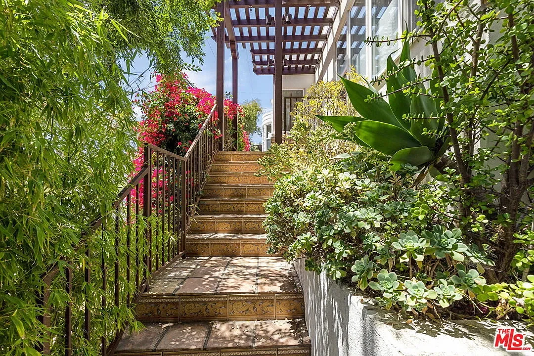 Los Angeles Multiplex: 5351 Packard St