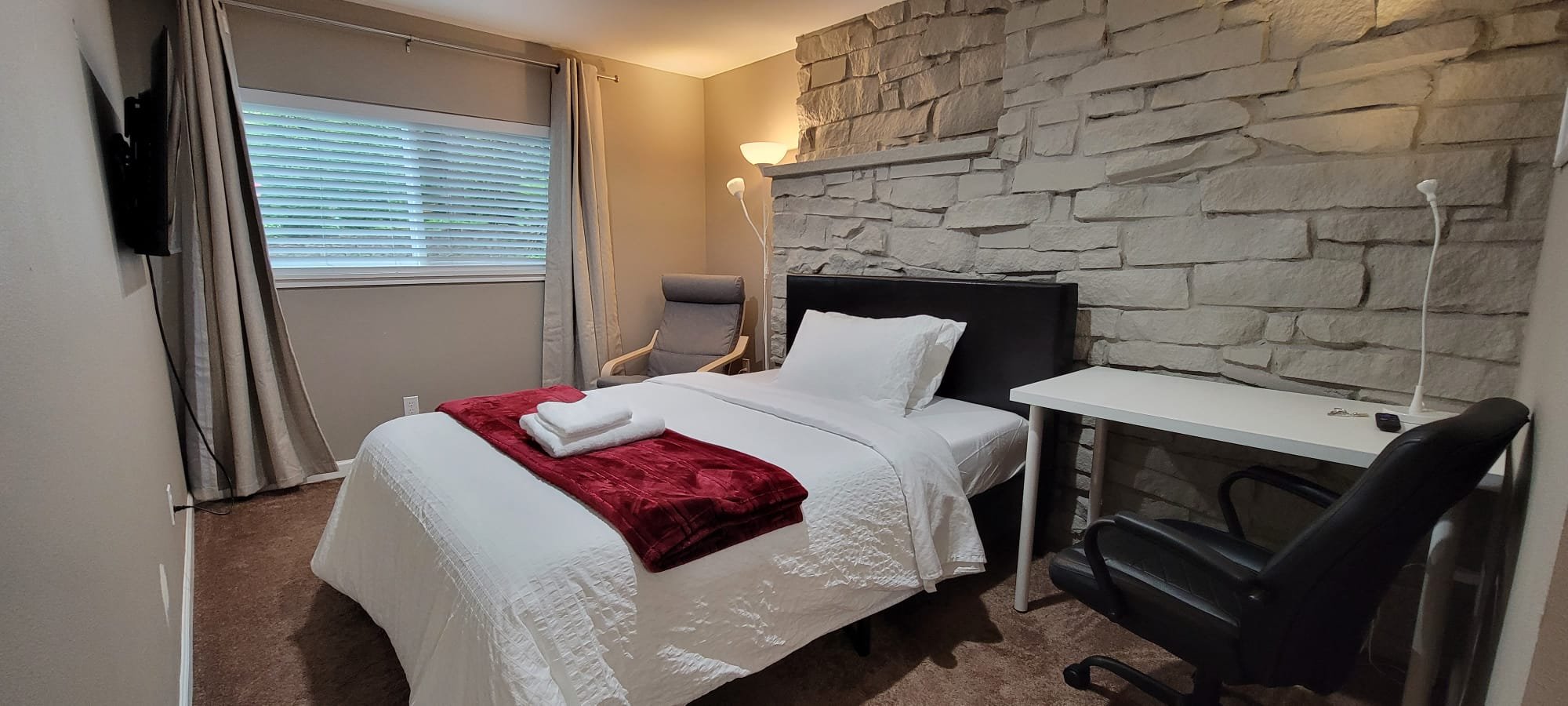 Shoreline House: 1803 North 200th Street