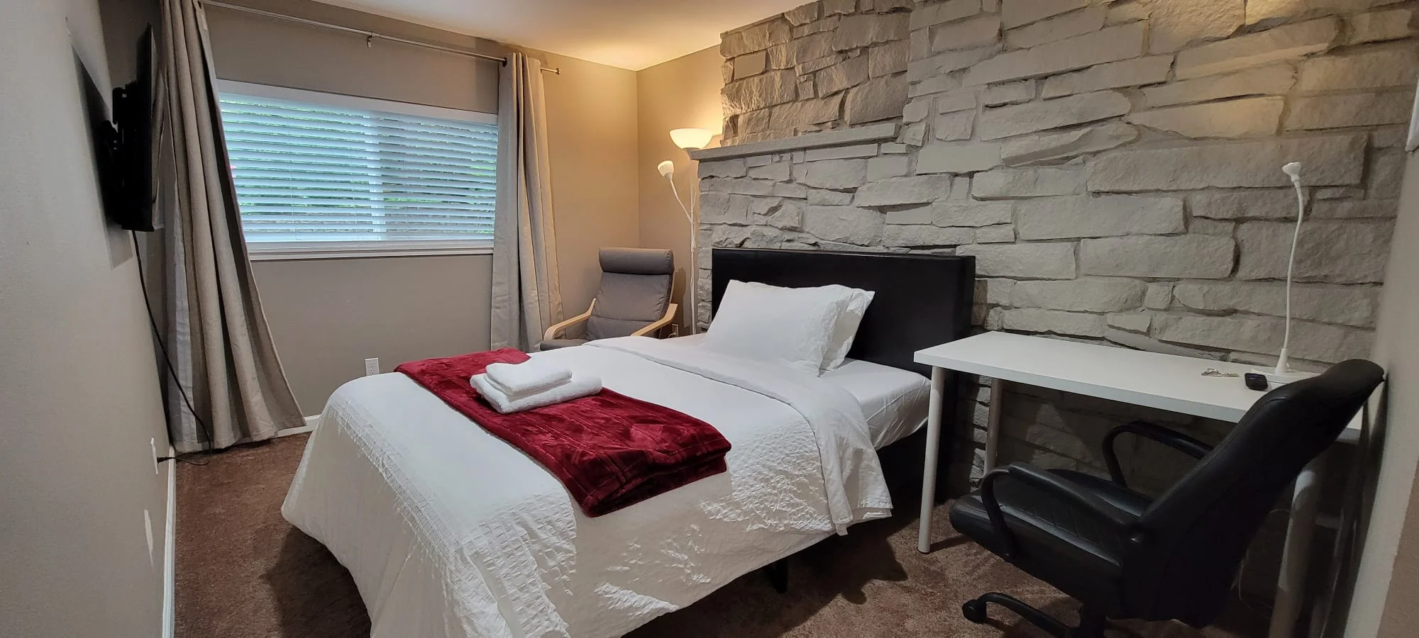 Shoreline House: 1803 North 200th Street