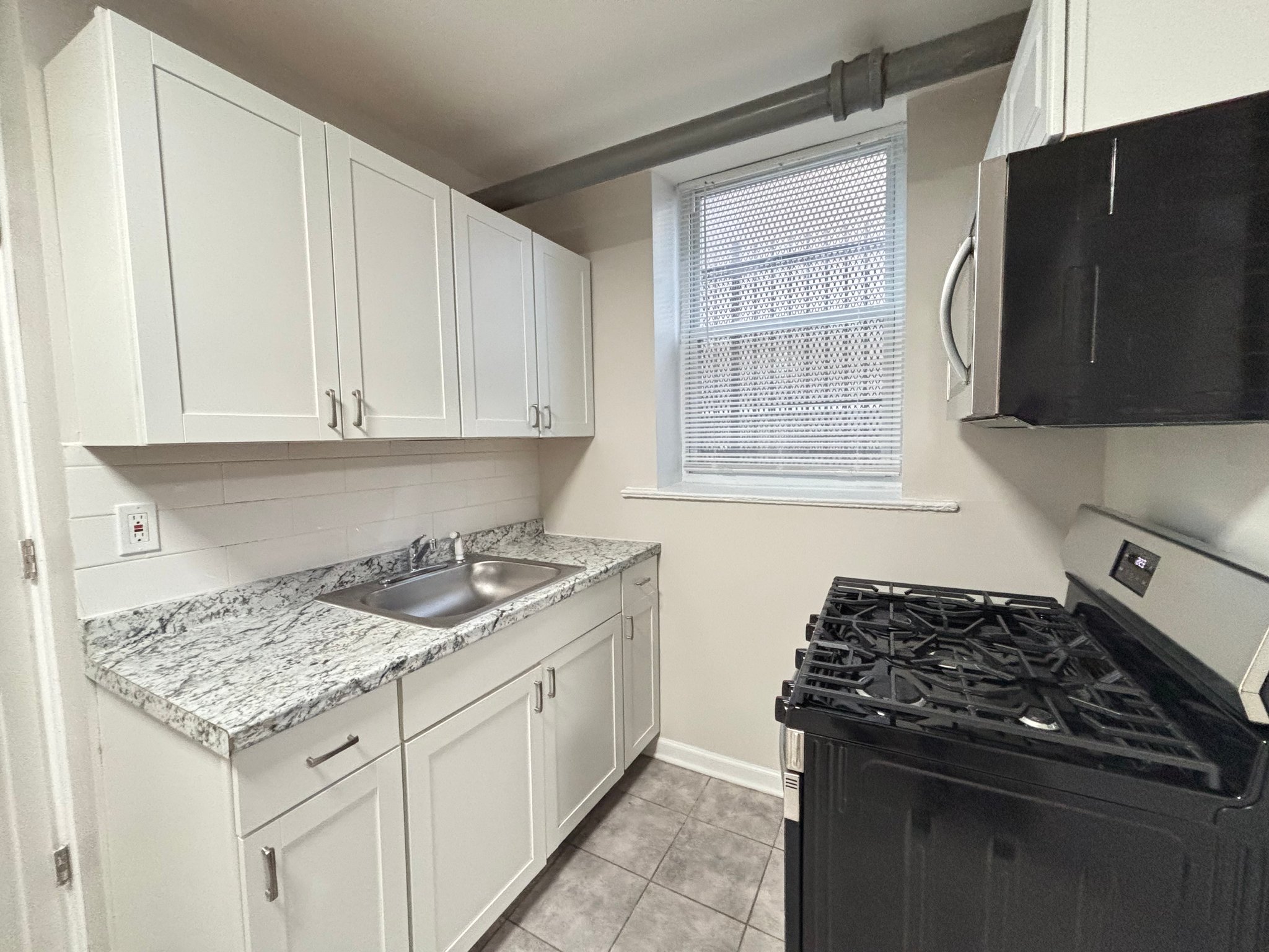 Jersey City Apartment: 9 Bentley Ave