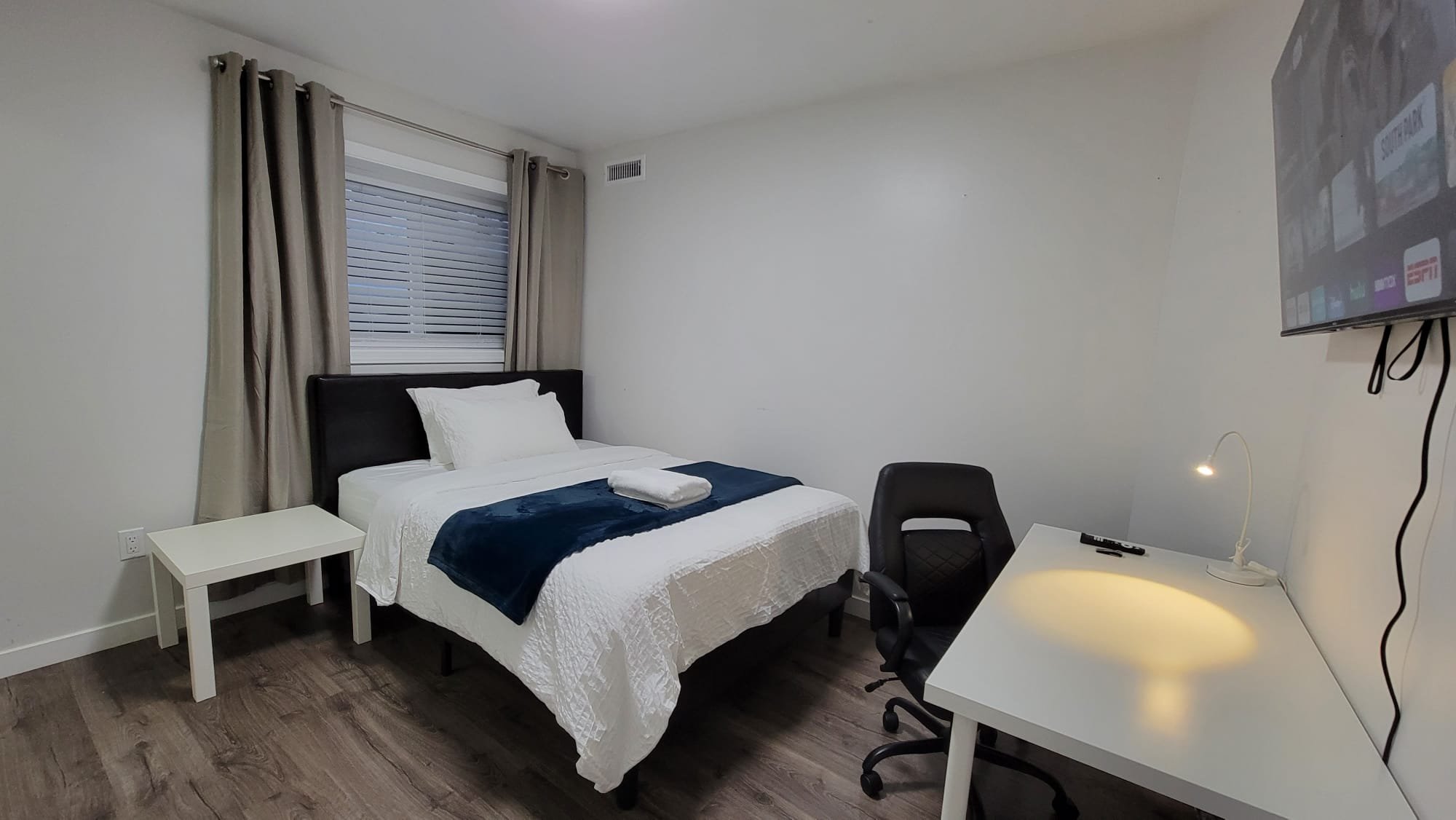 Edmonds House: 8029 240th St SW