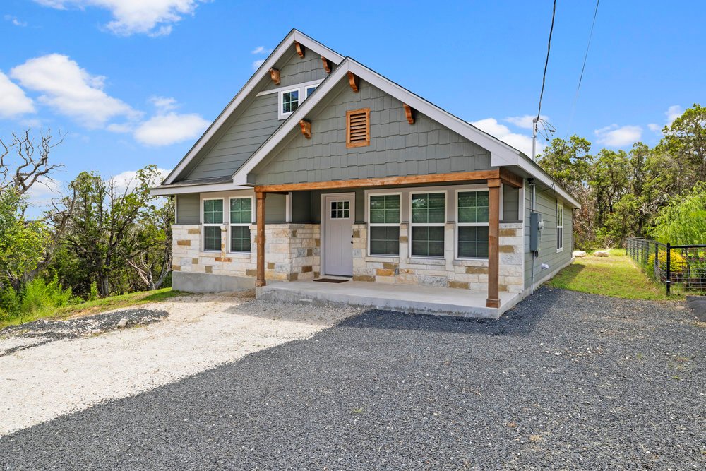 Spring Branch House: 1777 Point Vw