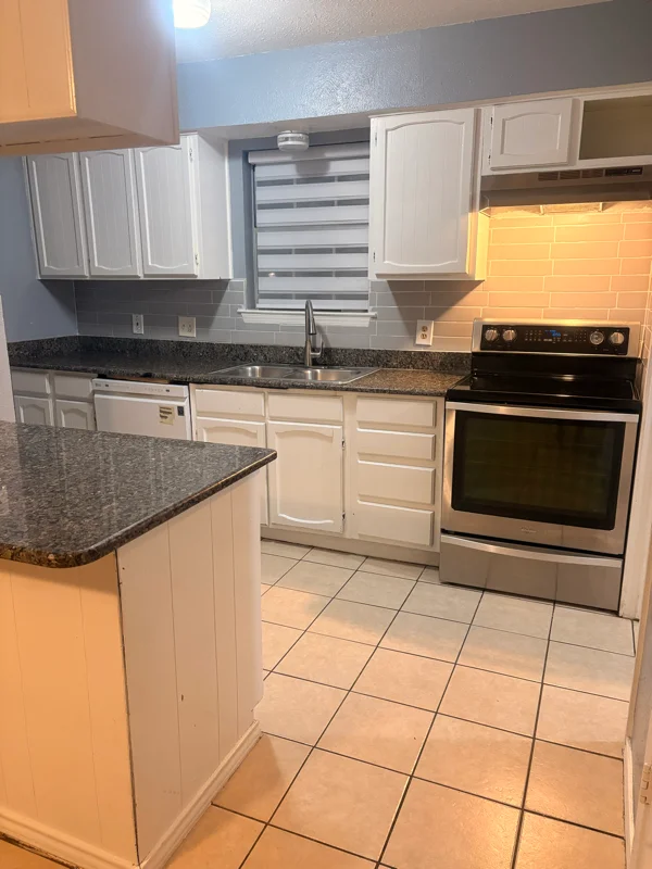 Arlington Townhome: 2914 S Fielder Rd