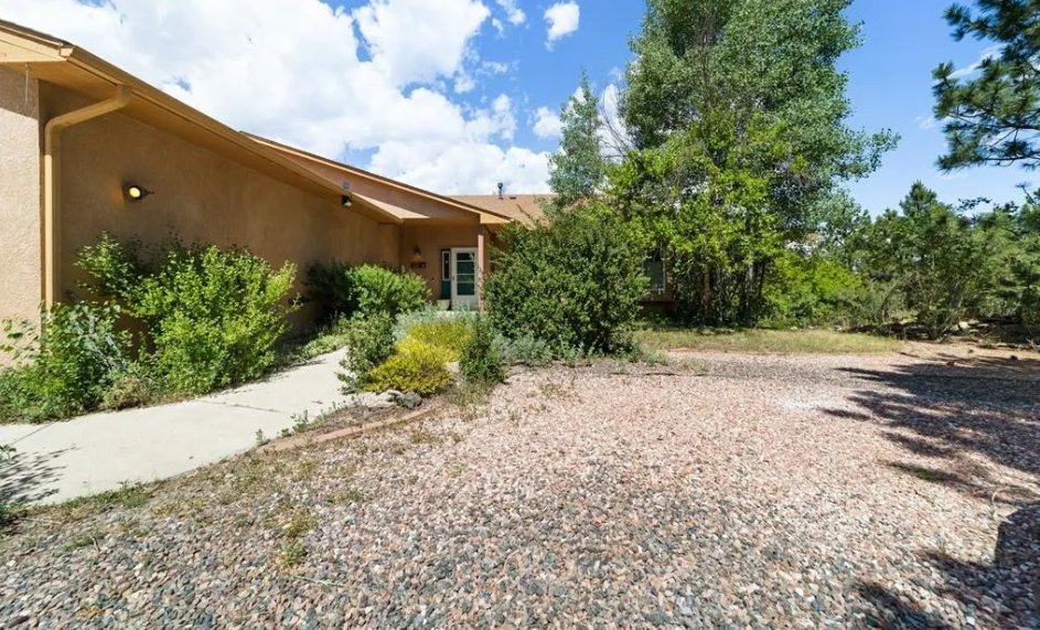 Colorado Springs House: 5995 Burgess Rd.