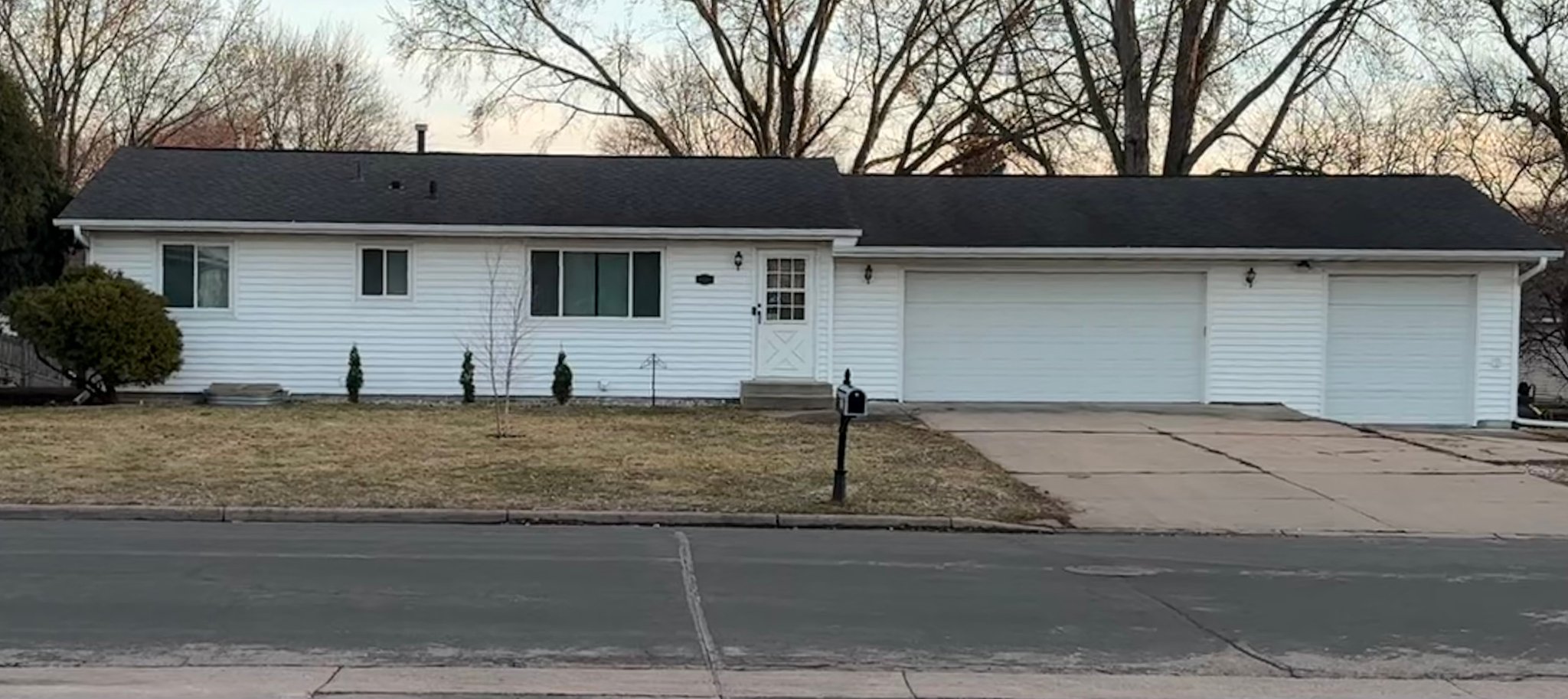 Saint Paul House: 1932 Carnelian Ln