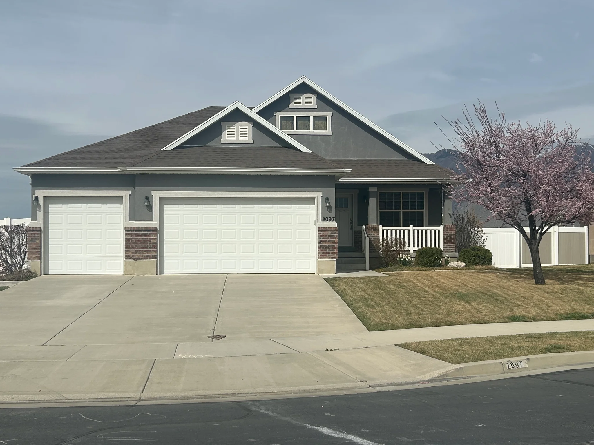 Spanish Fork House: 2097 E 390 N