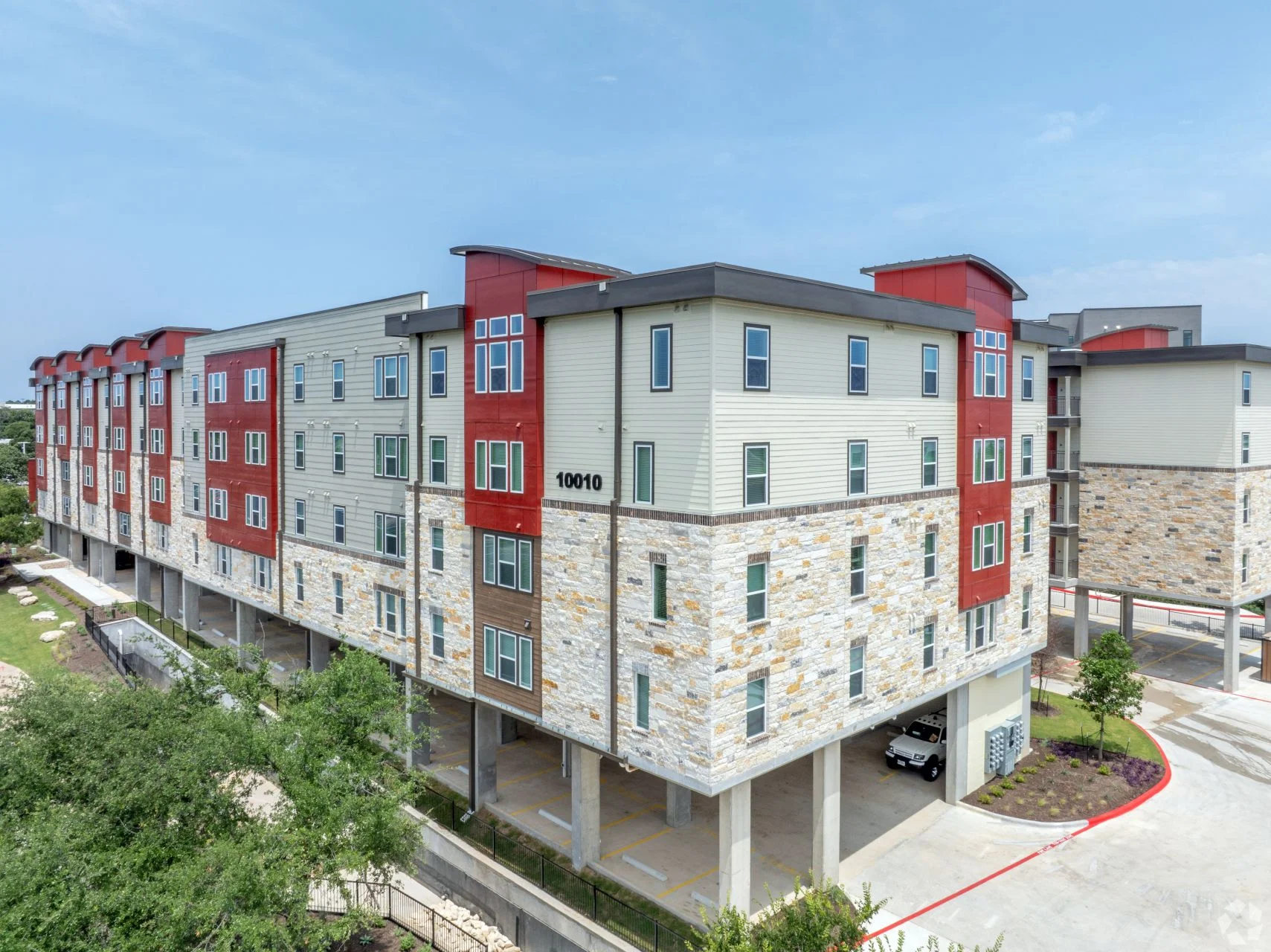 austin Apartment: 10010 n capital of texas hwy