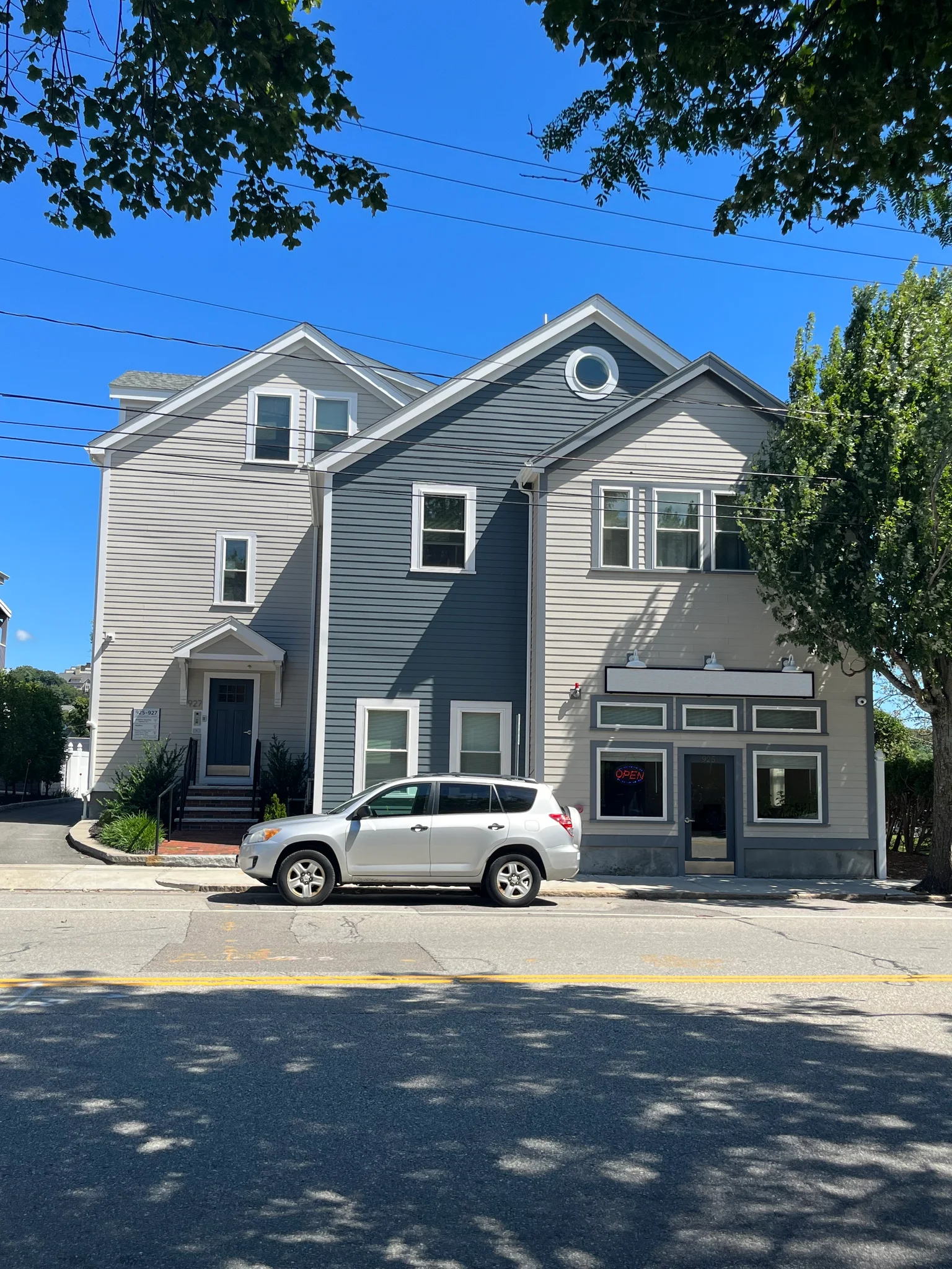 arlington Apartment: 925-927 mass ave