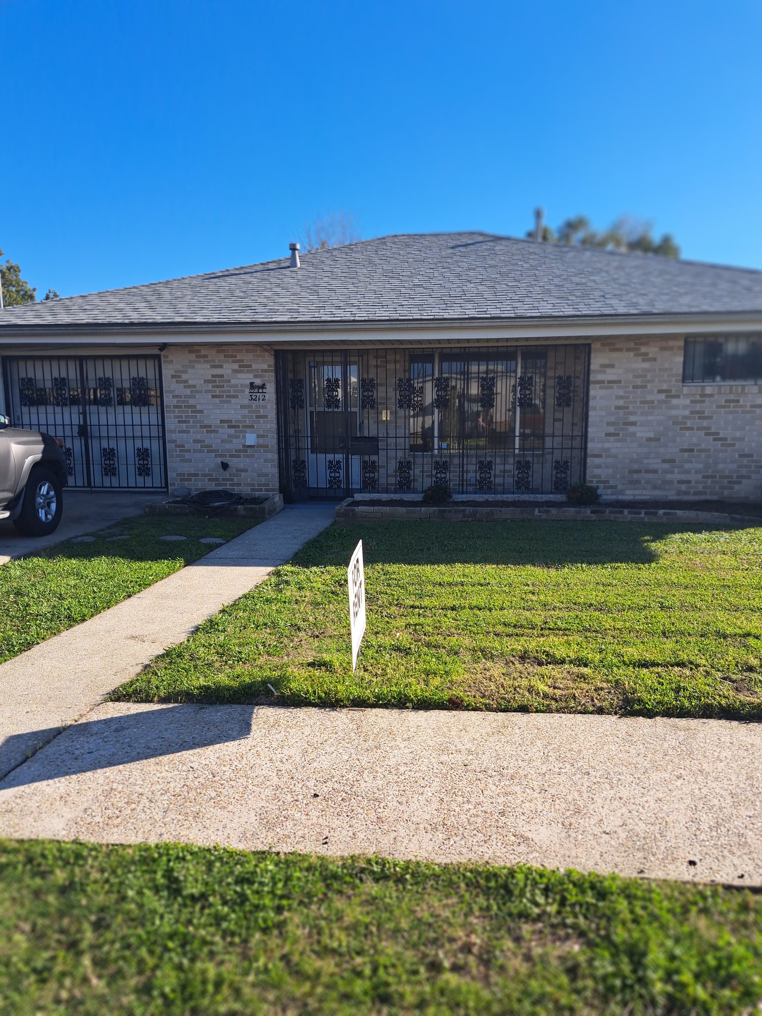 Metairie House: 3212 38th St