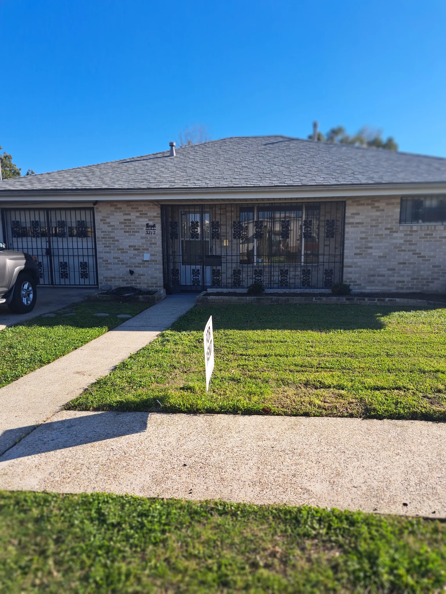 Metairie House: 3212 38th St