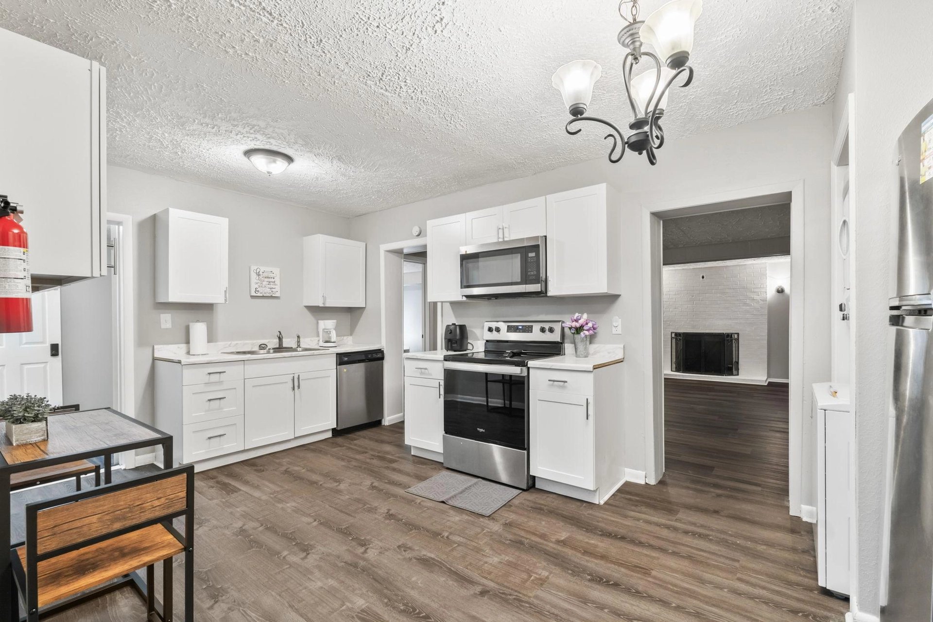 Jacksonville House: 4731 E Castlewood Dr, Jacksonville, FL 32206