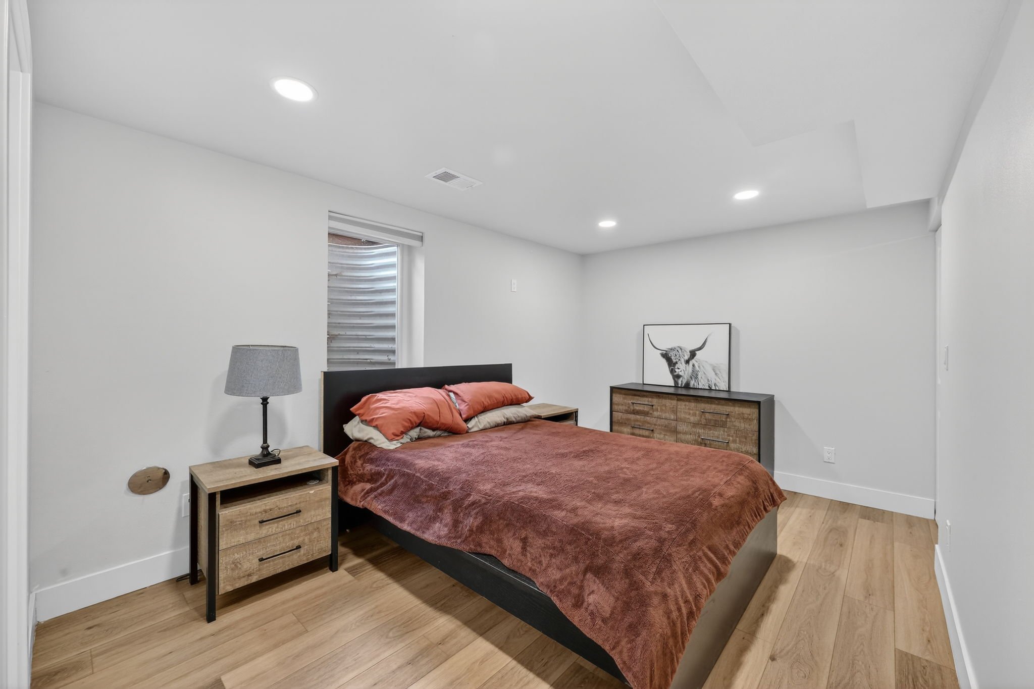 Westminster Single Room: 8821 Quigley St