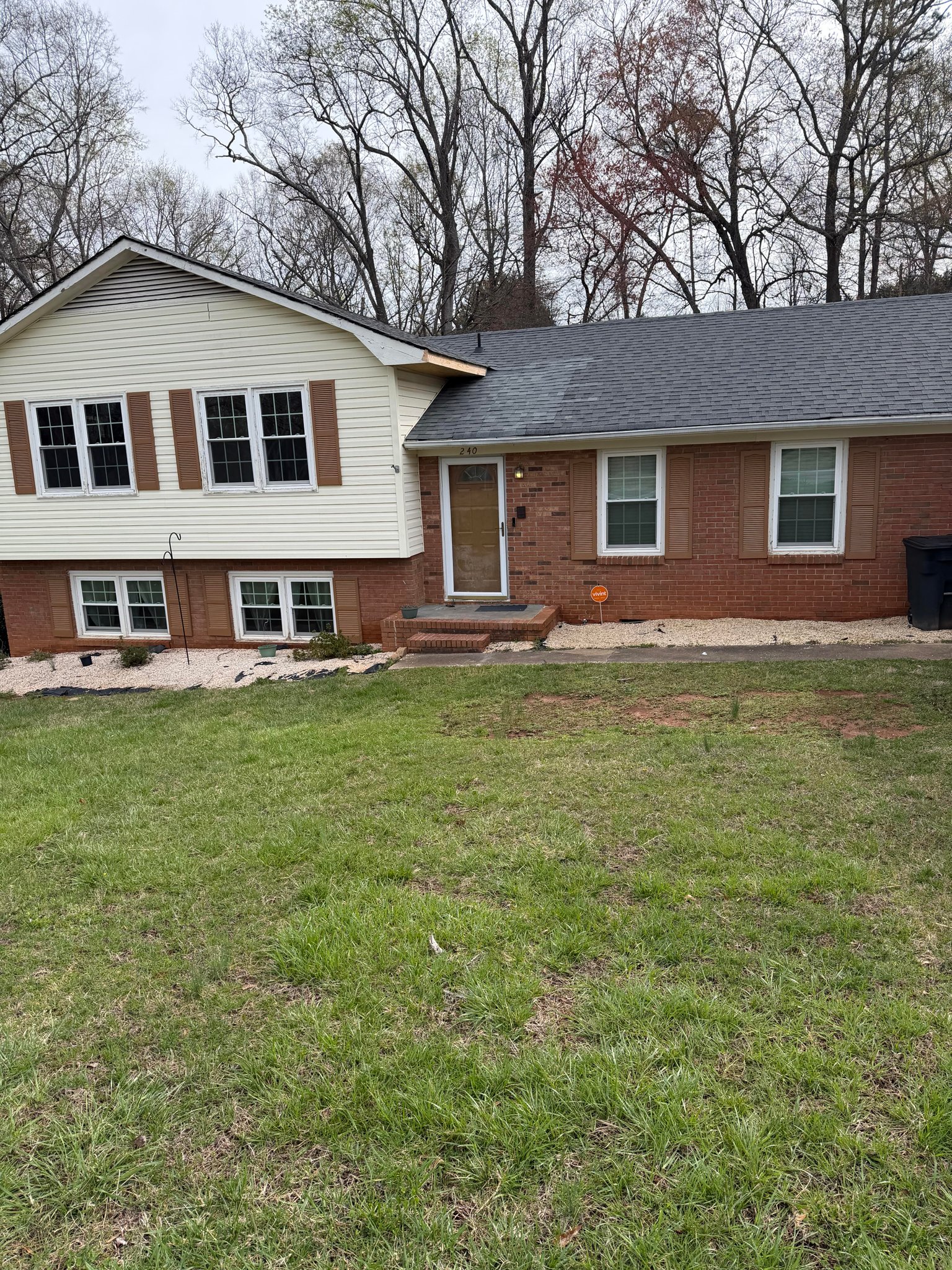 Boiling Springs House: 240 River Forest Dr