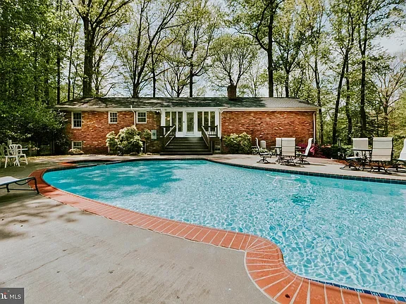 Fairfax House: 12505 Chronical Dr