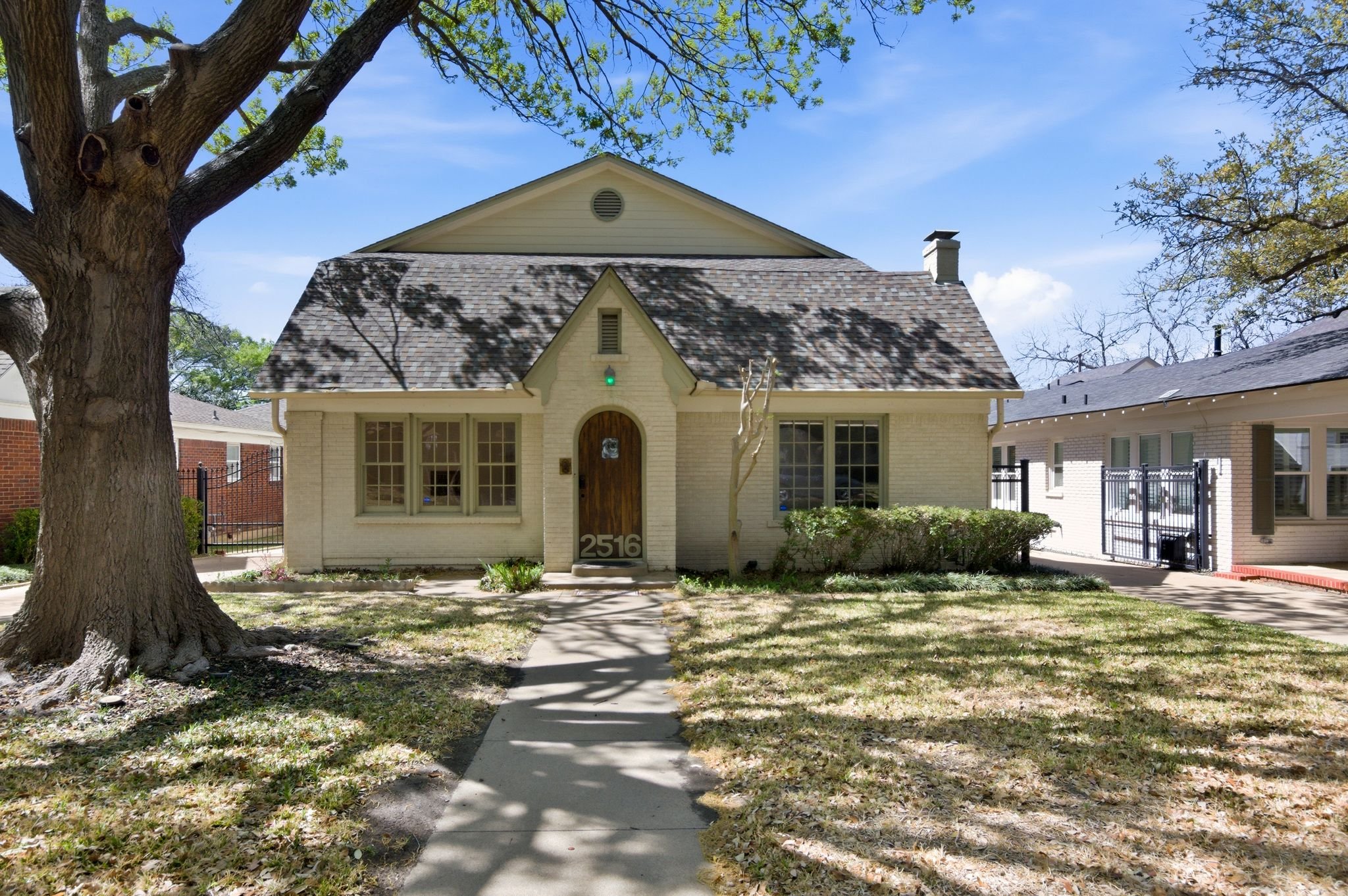Fort Worth House: 2516 Shirley Avenue
