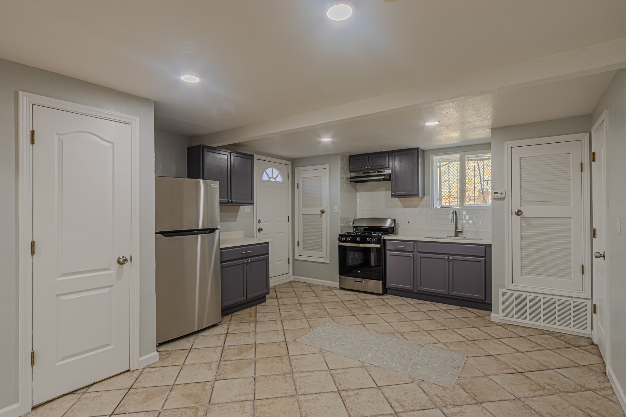 El Paso Apartment: 1127 N El Paso Street