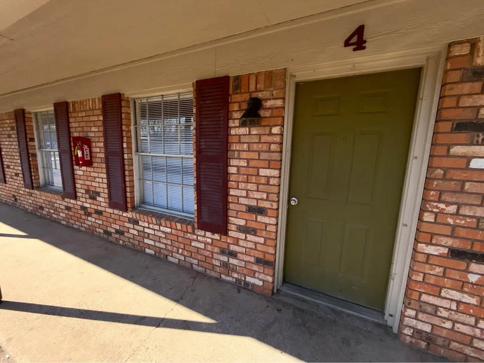 Waco Apartment: 712 E. Craven