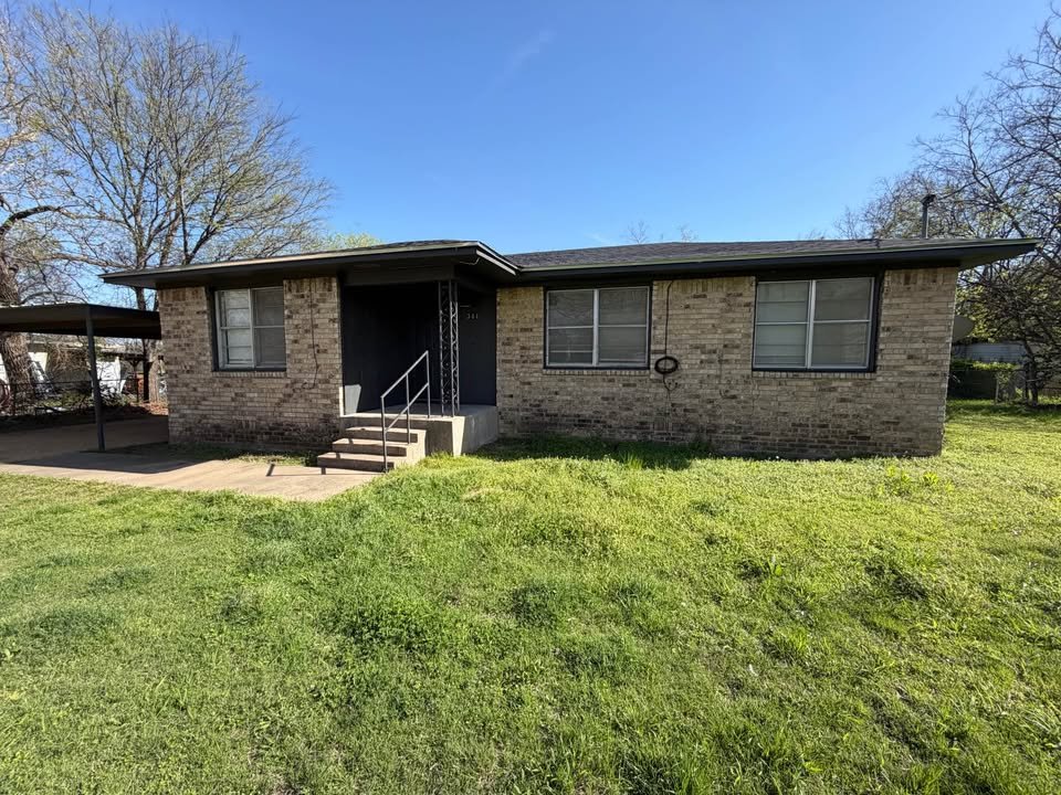 Elm Mott House: 344 Leroy Pkwy