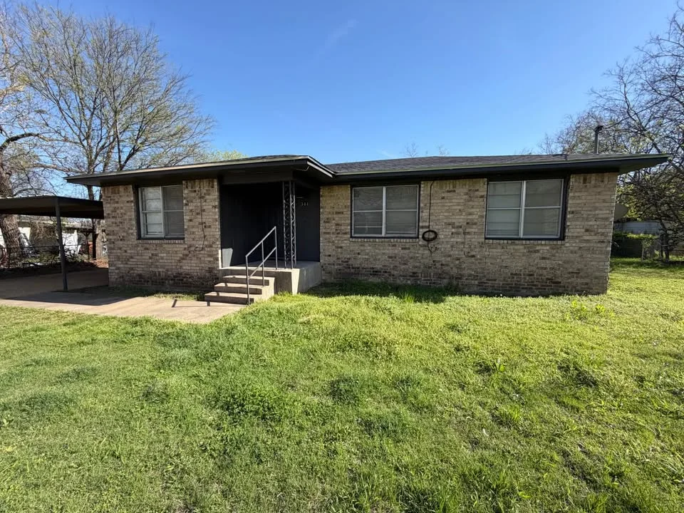 Elm Mott House: 344 Leroy Pkwy