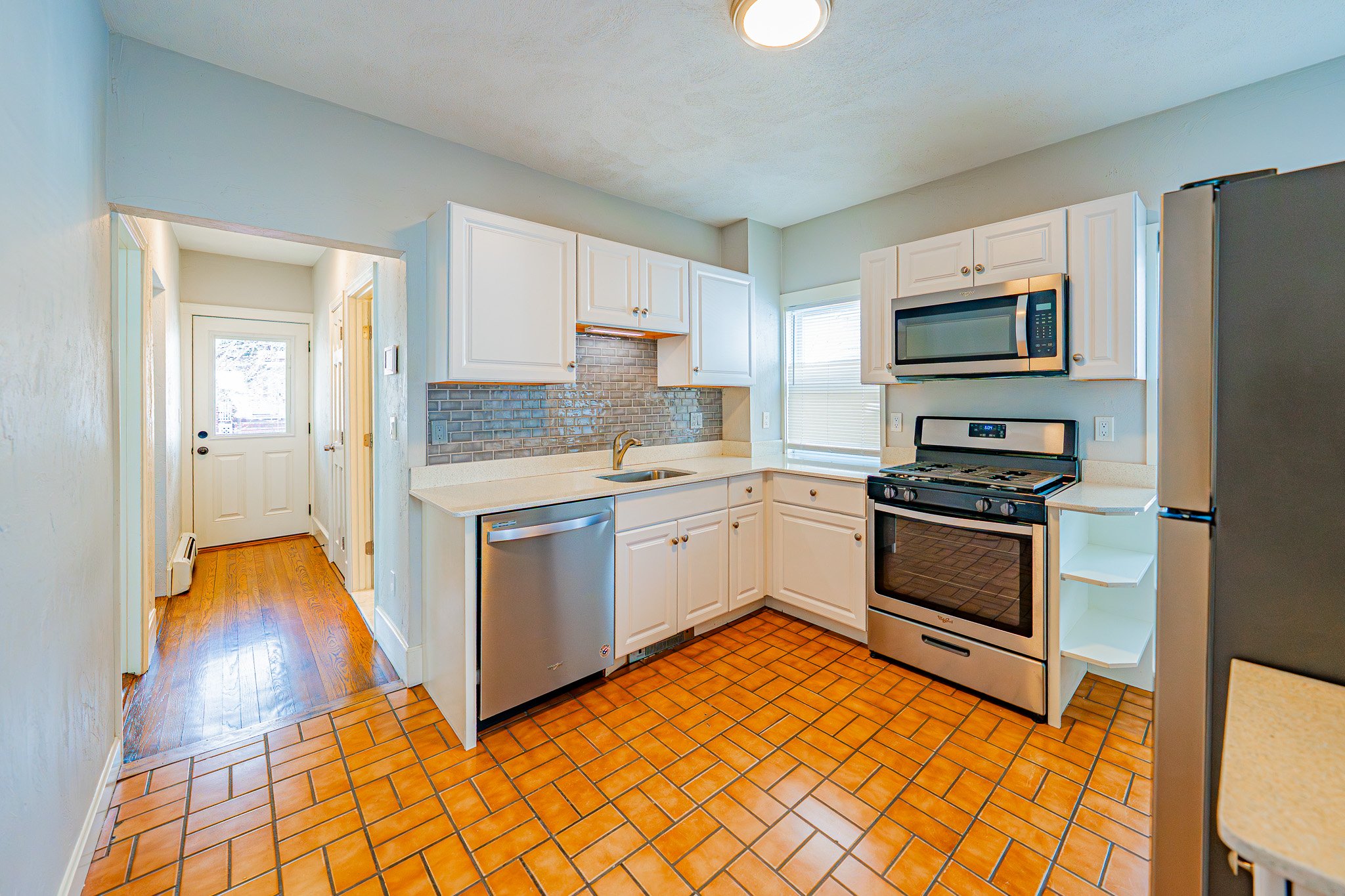 Everett Multiplex: 40 chestnut