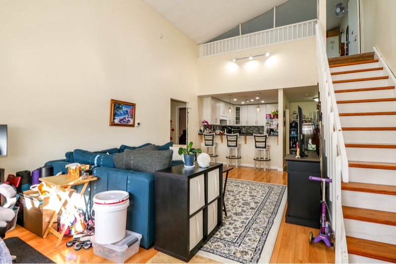 Bridgeport Condo: 18 Amsterdam Ave